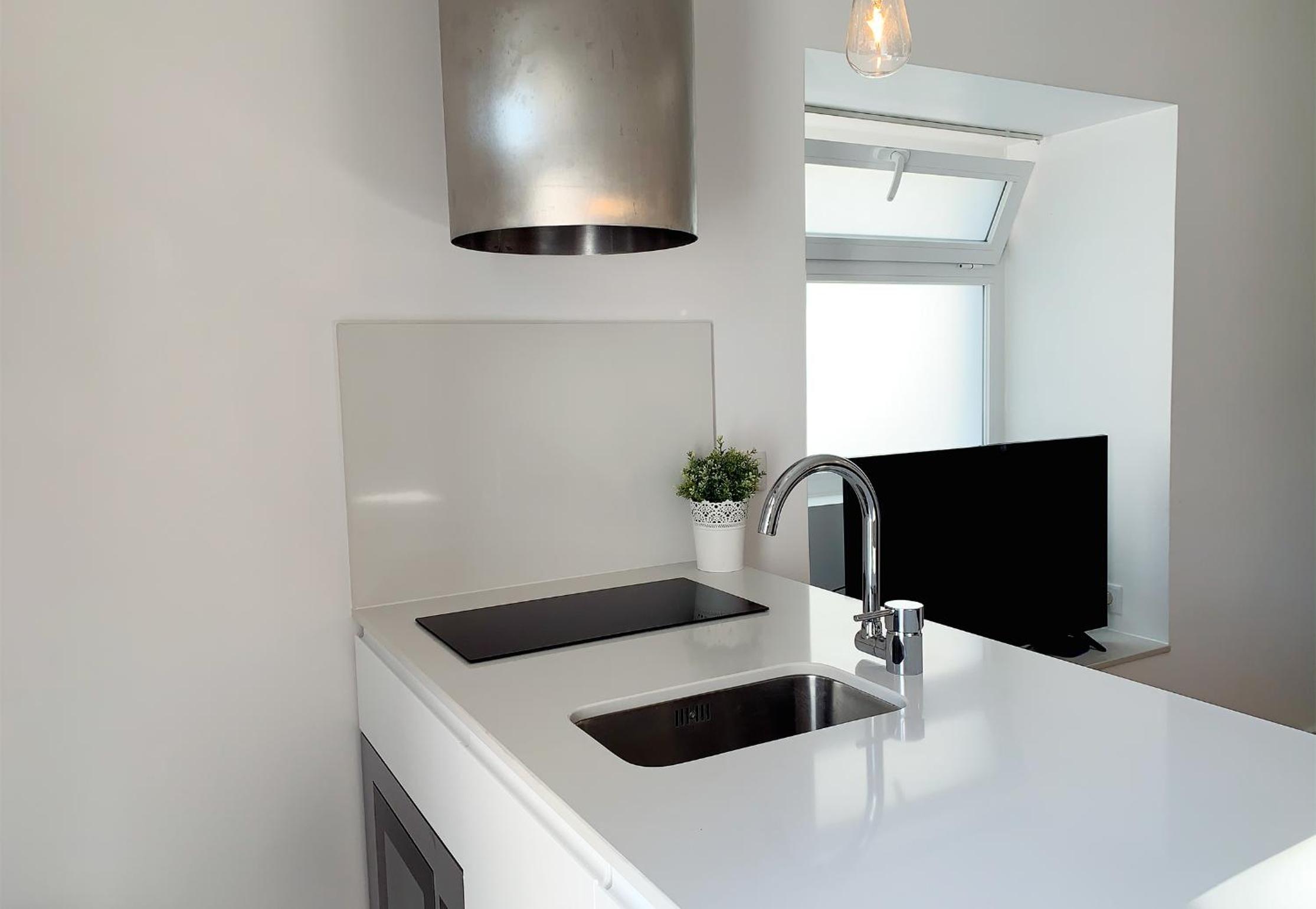 Apartment with Terrace - Photo 8