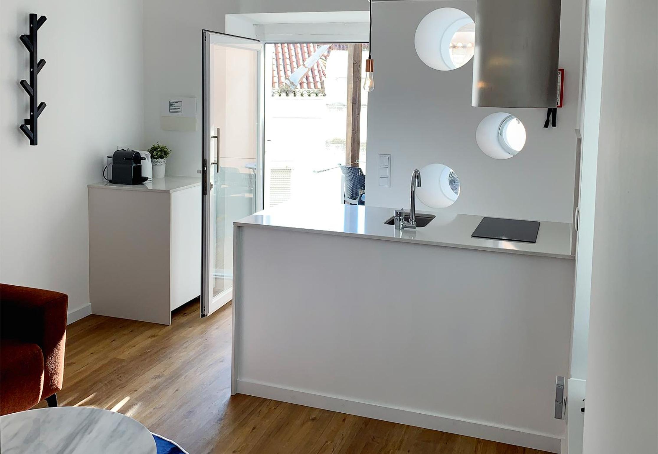 Apartment with Terrace - Photo 5