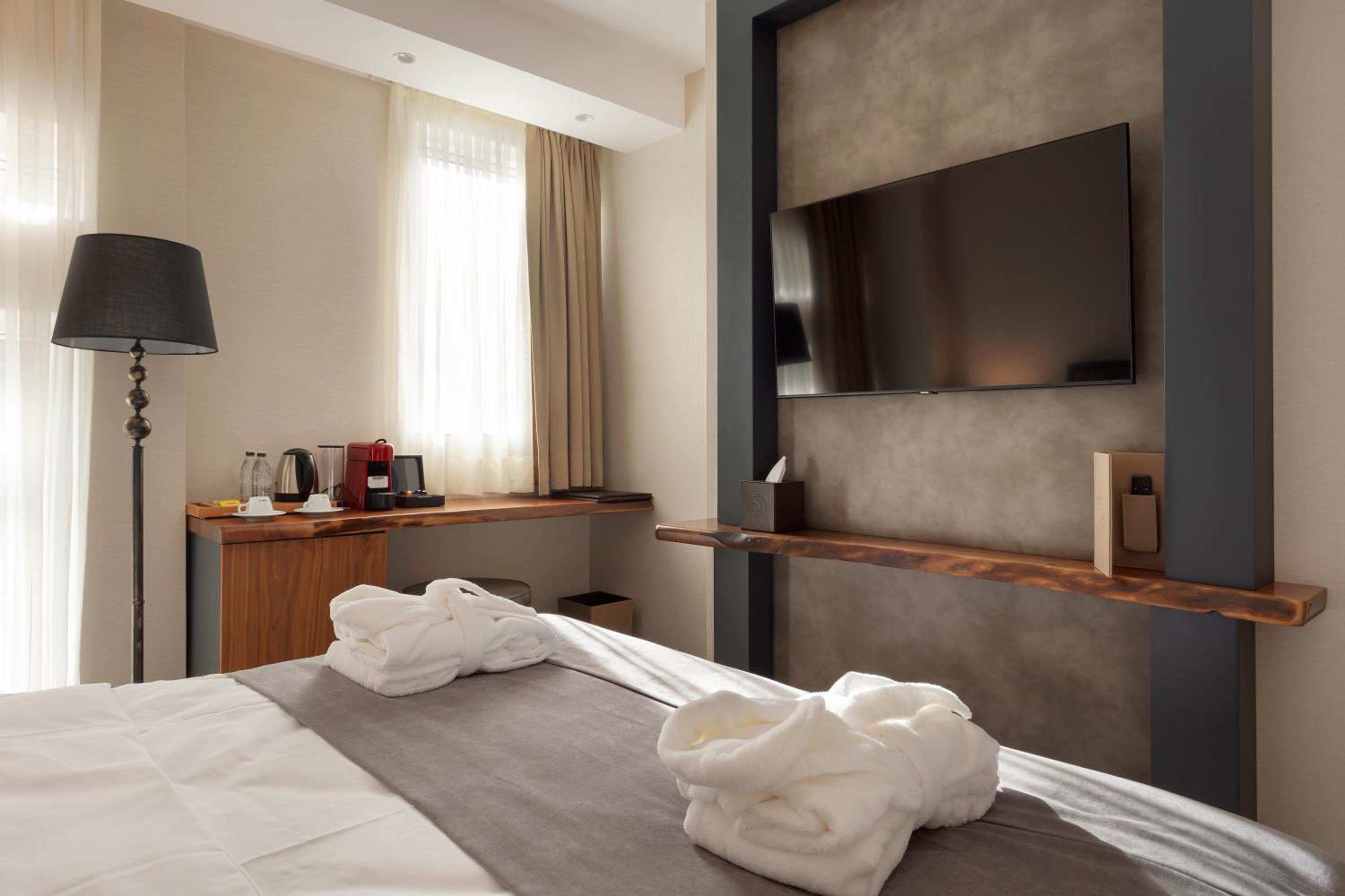 Budget Double Room photo 2