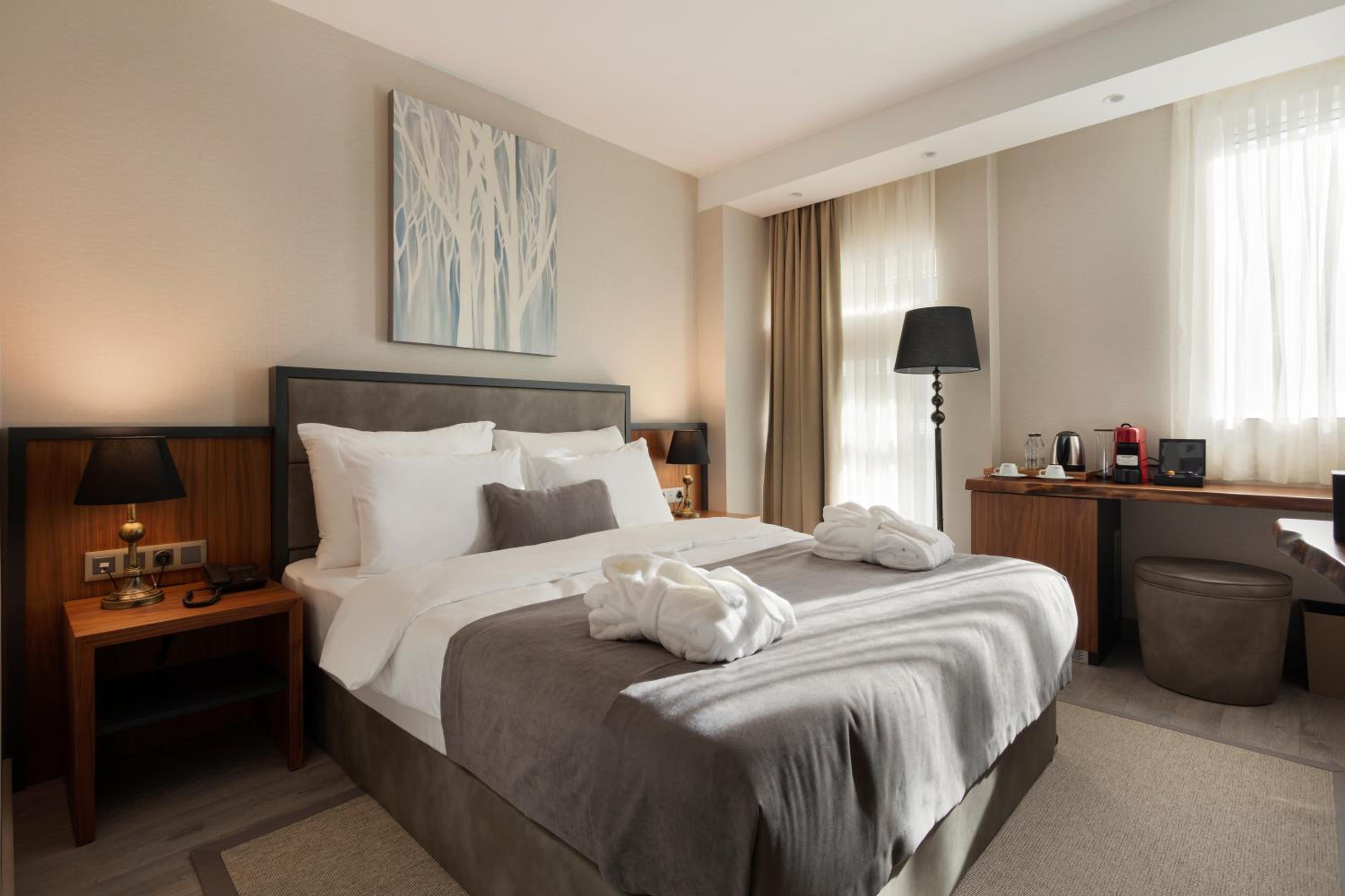 Budget Double Room photo 3