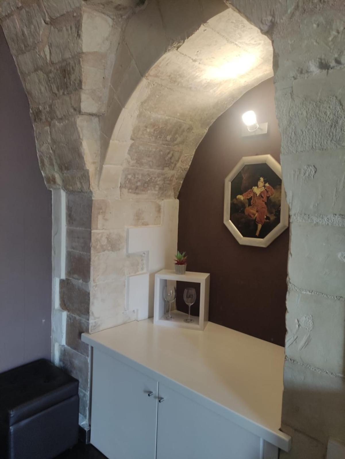 One-Bedroom House - Photo 2