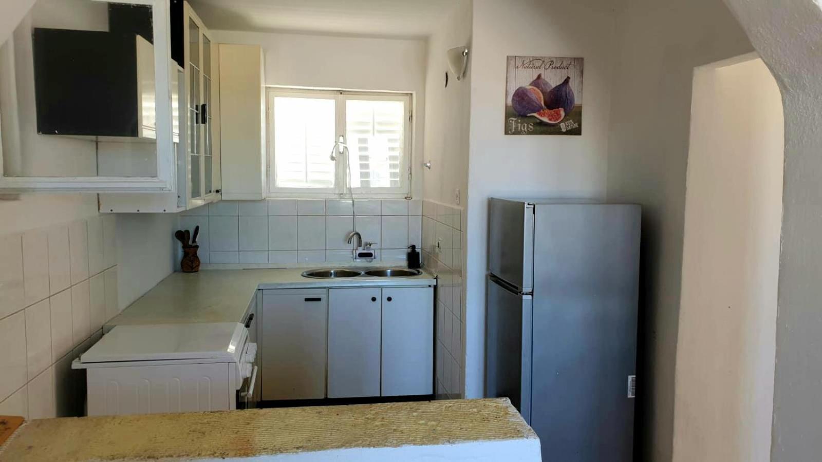 Apartment with Sea View - Photo 4