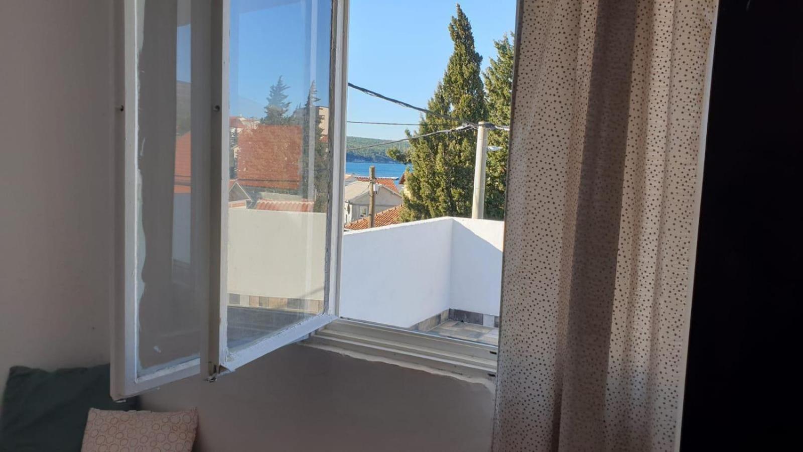 Apartment with Sea View - Photo 13