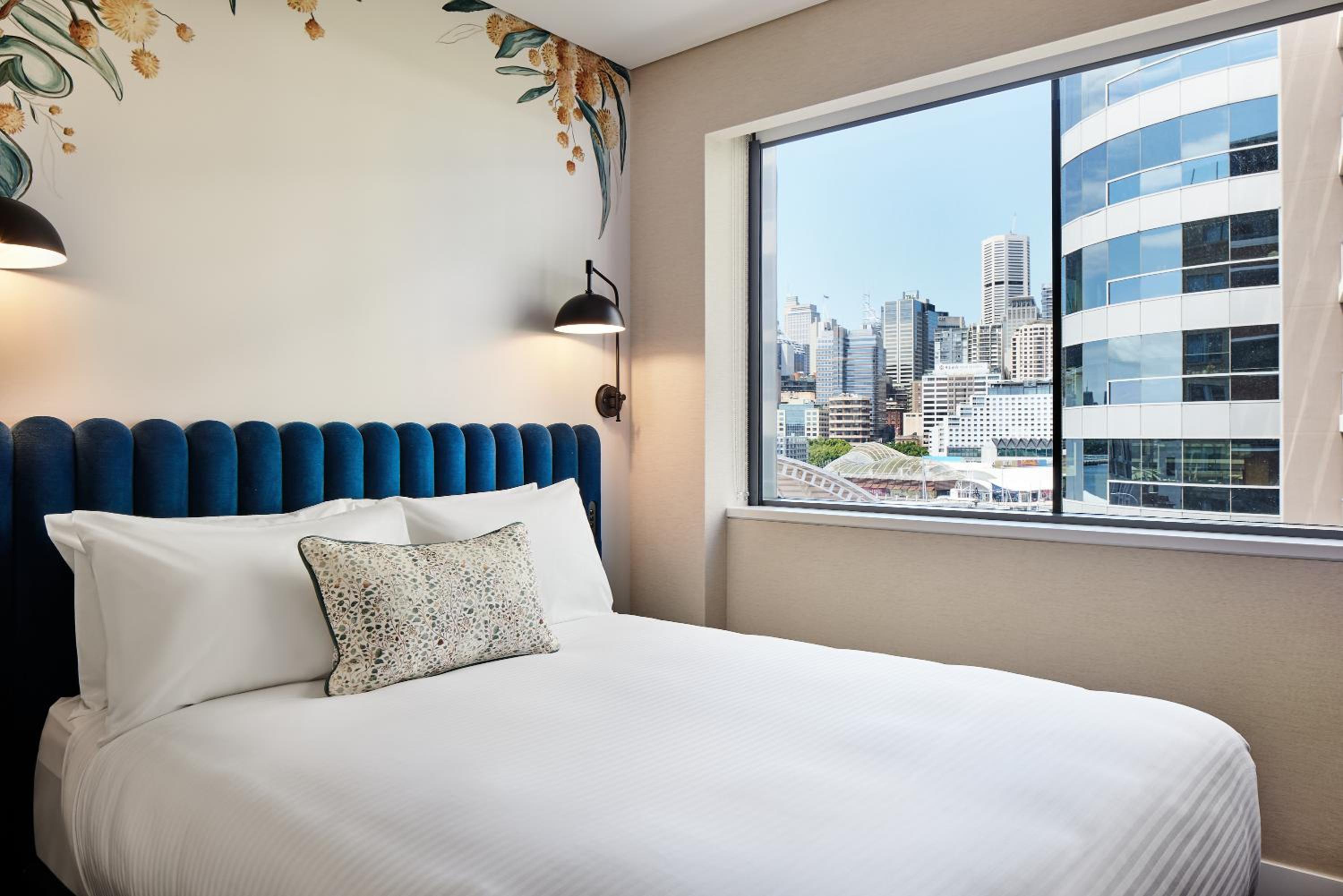 Queen Room with City View - Non-Smoking