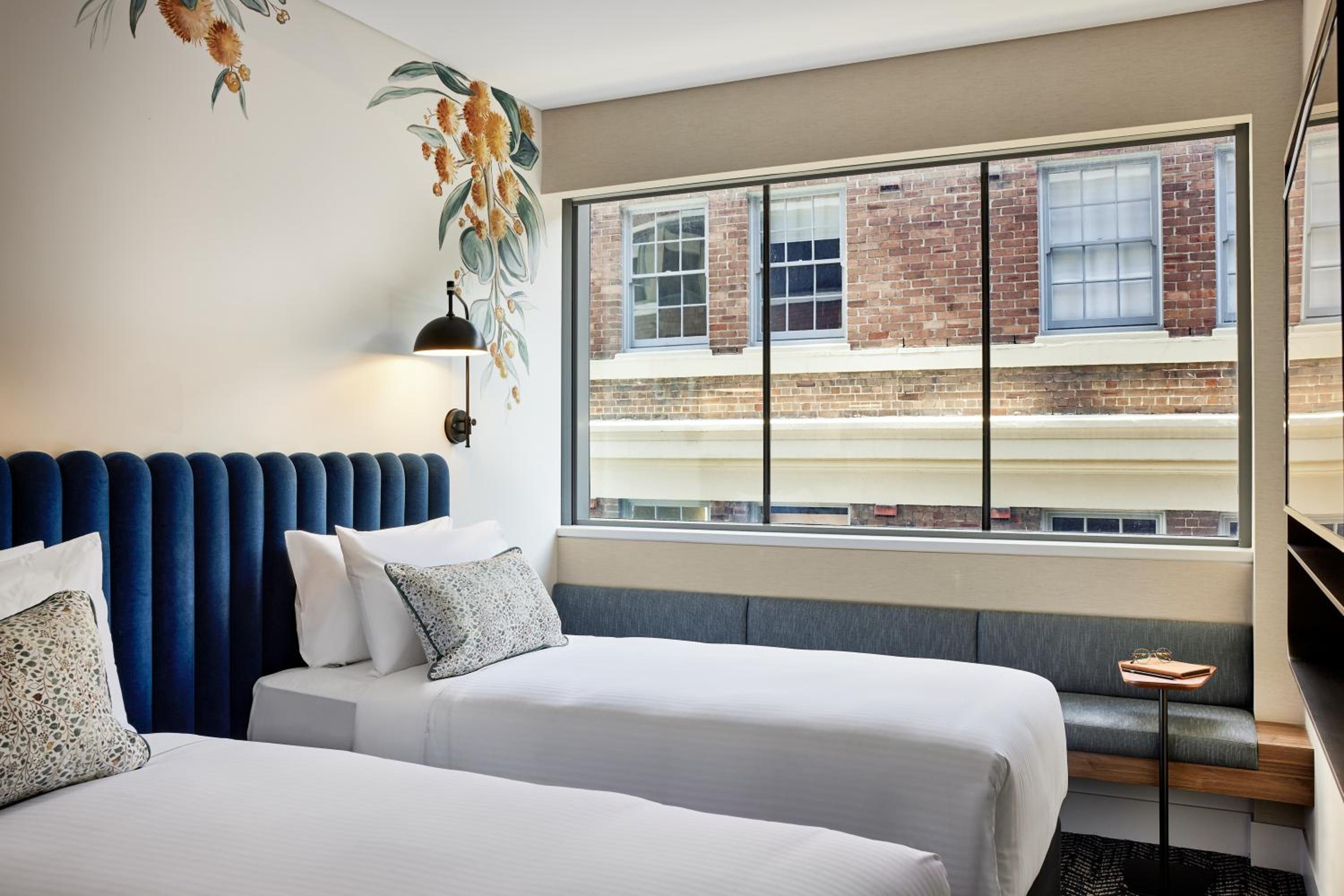 Twin Room with Street View - Non-Smoking