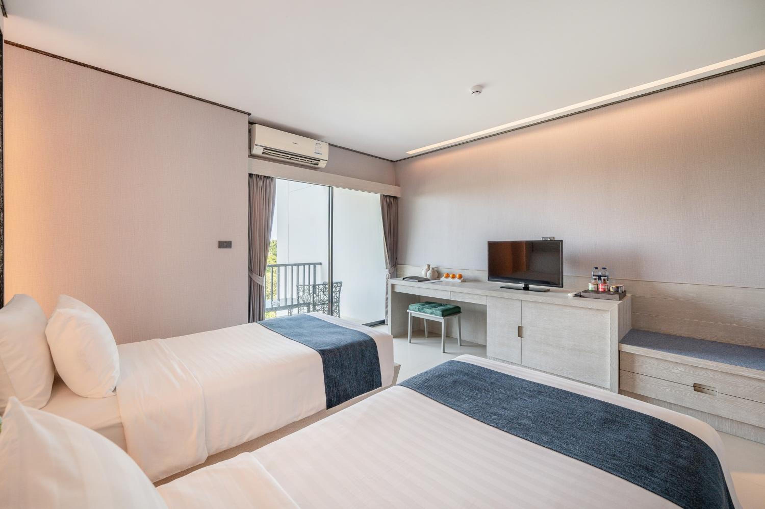 Superior Twin Room - Photo 4