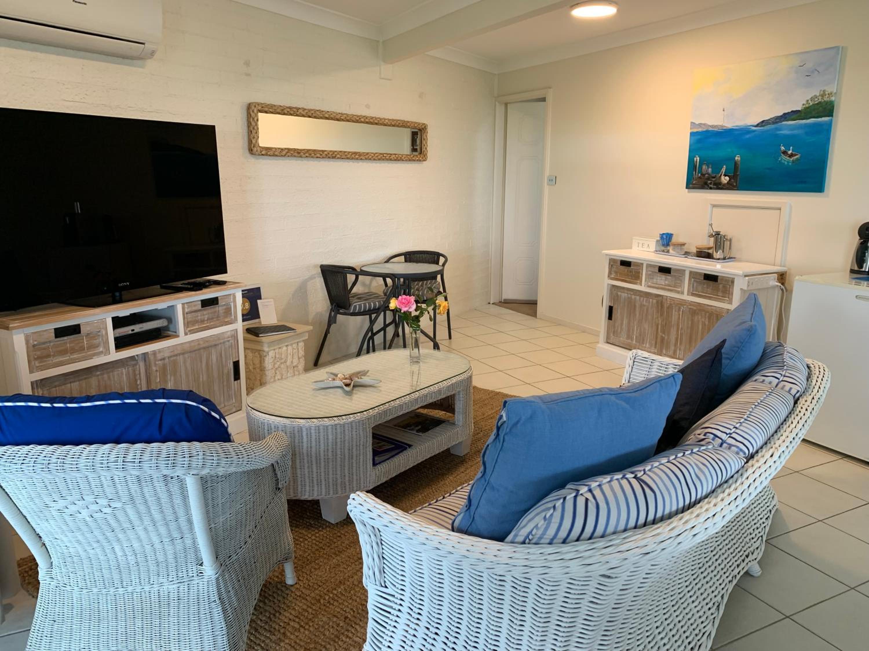 Deluxe Double Room with Sea View photo 2