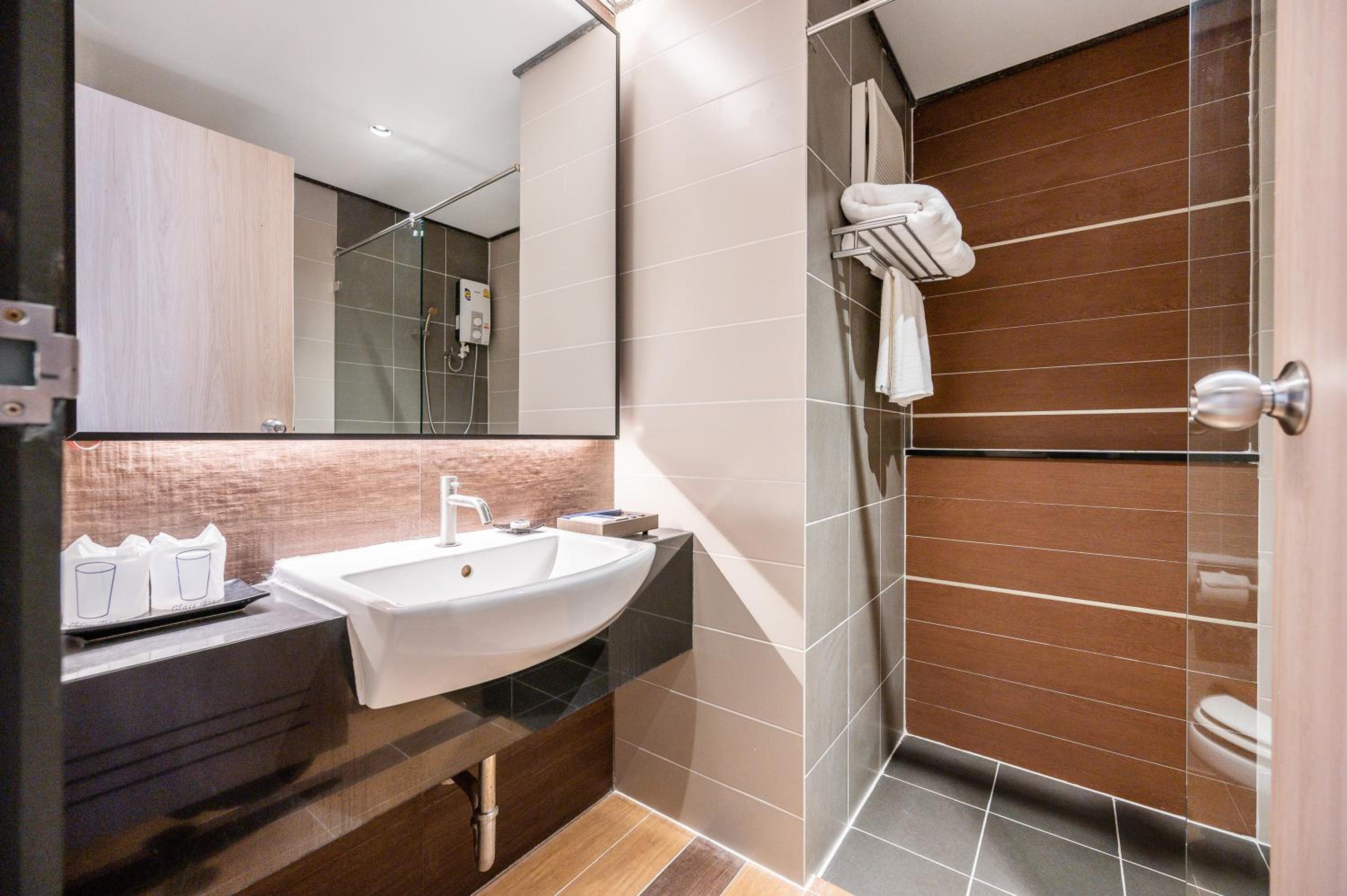 Superior Twin Room - Photo 8