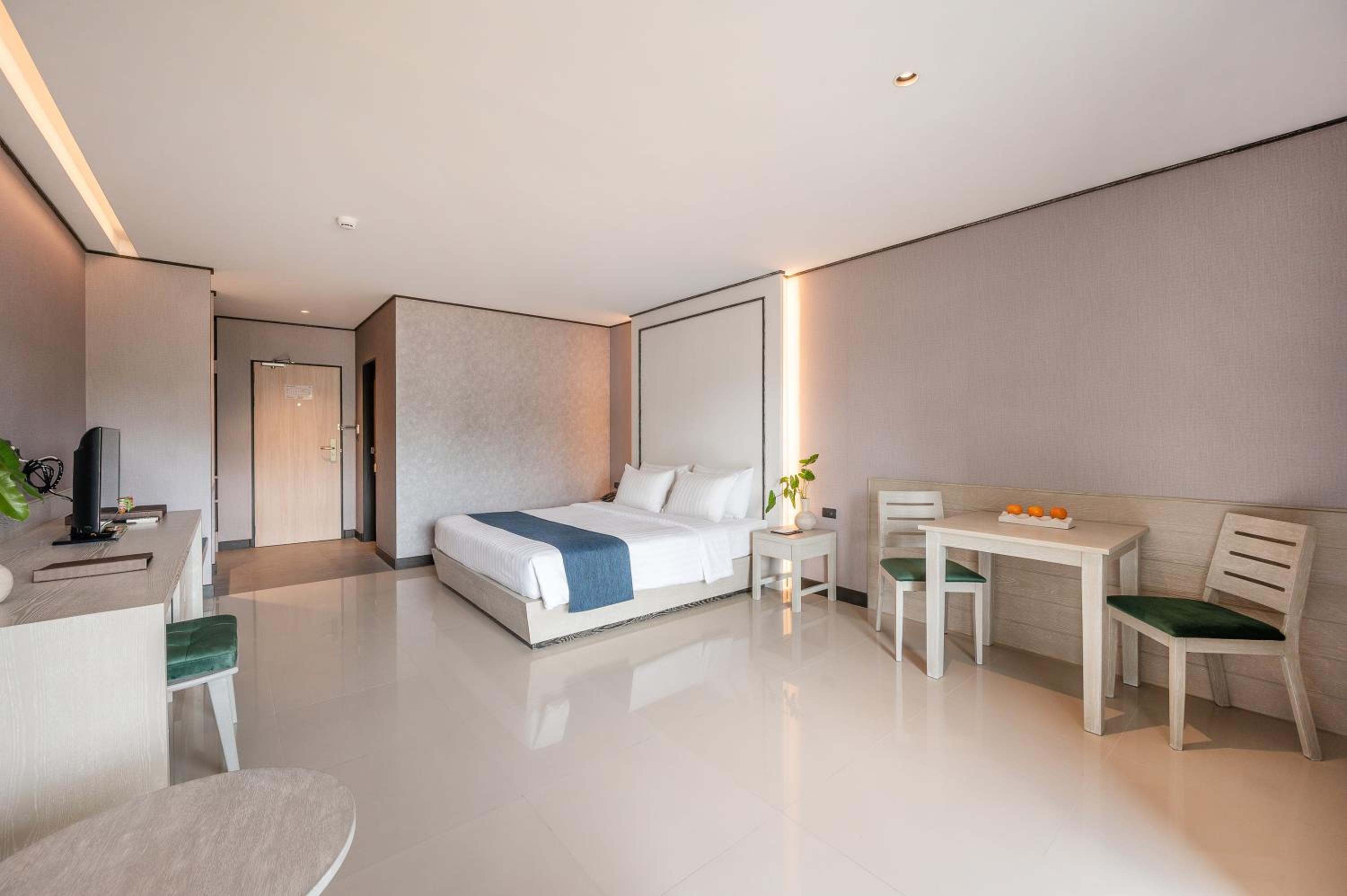 Deluxe Double or Twin Room - Photo 5