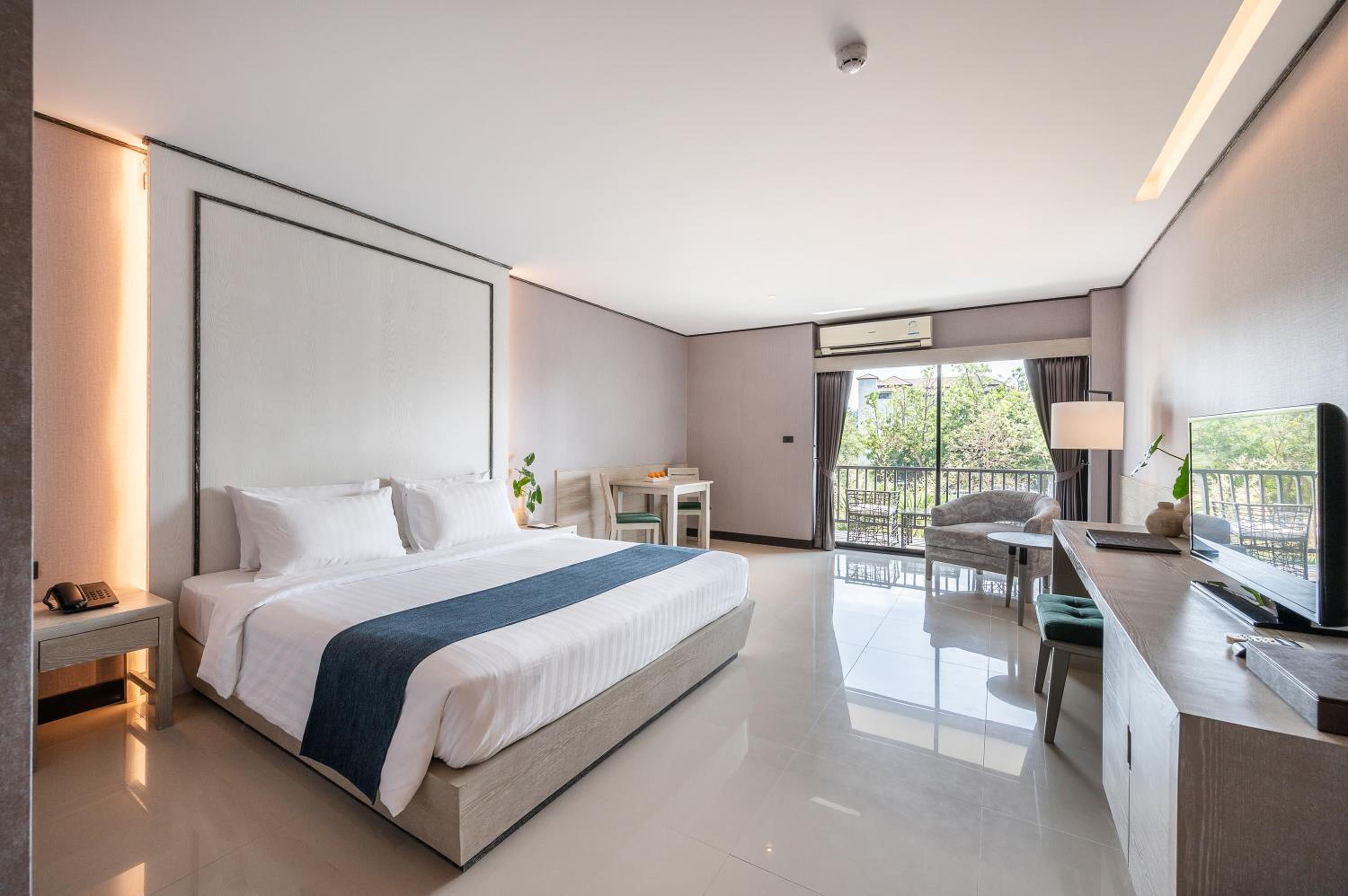 Deluxe Double or Twin Room - Photo 1