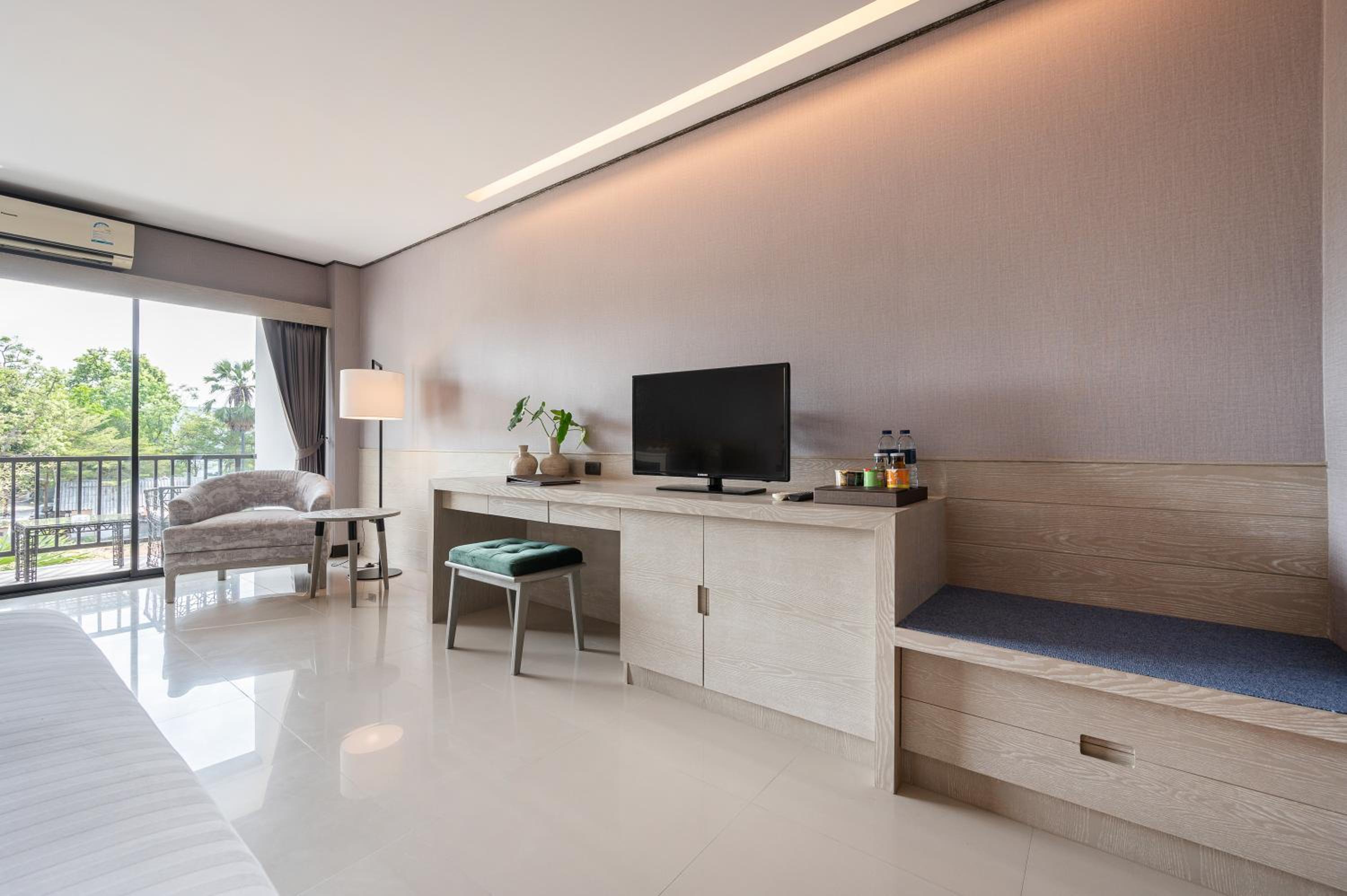 Deluxe Double or Twin Room - Photo 8