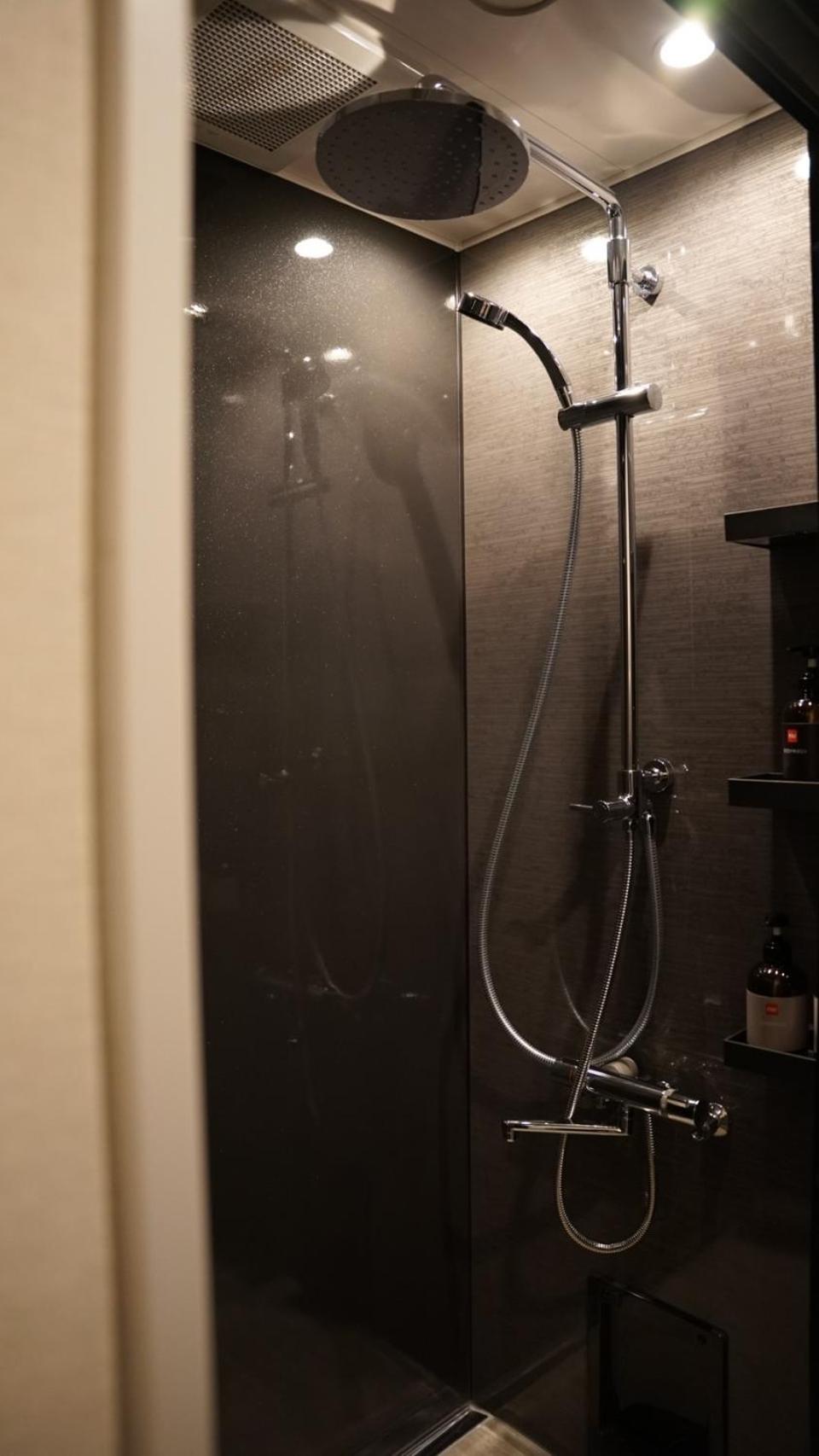 Hollywood Twin Room with Shower - Photo 2