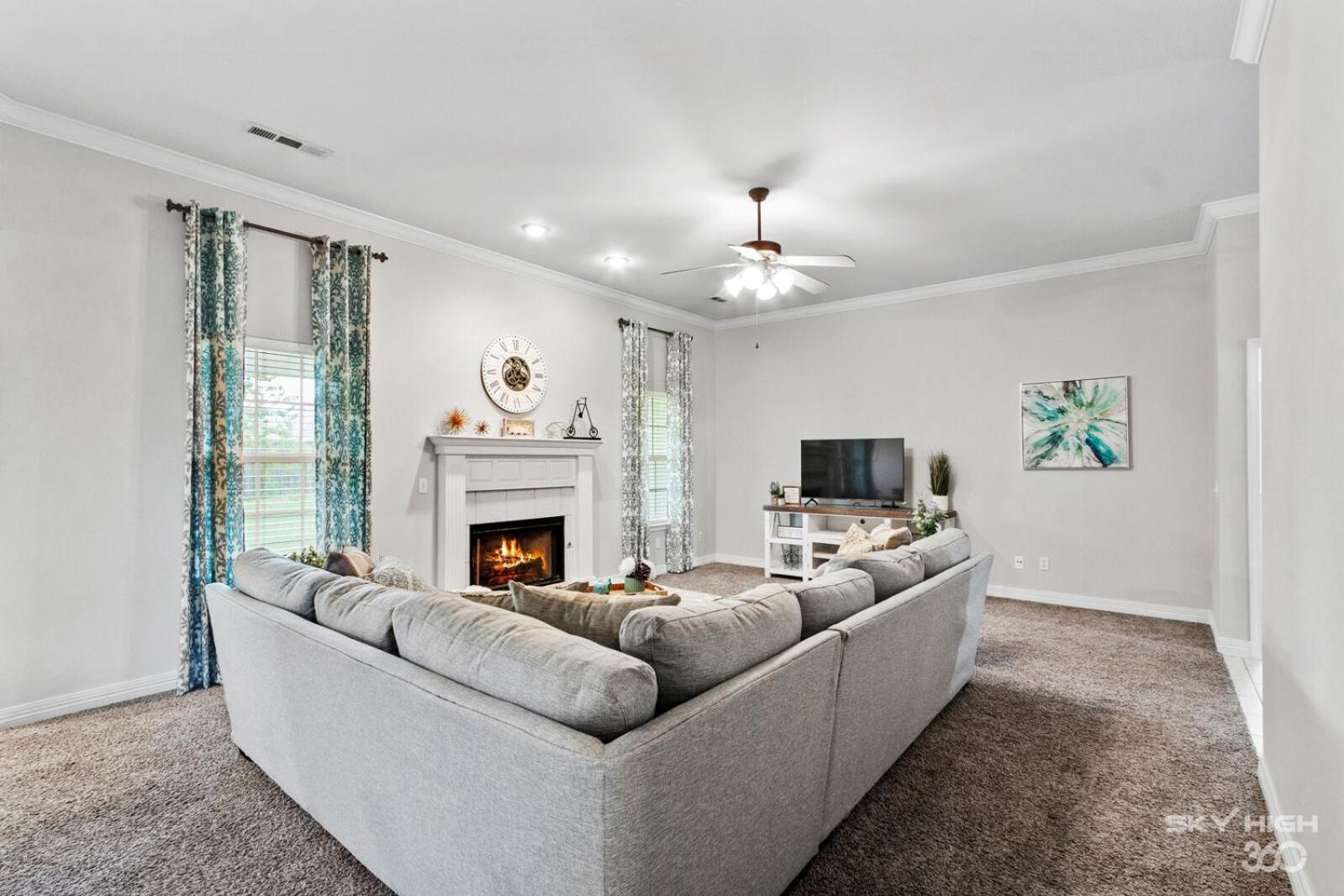 Four-Bedroom House photo 3