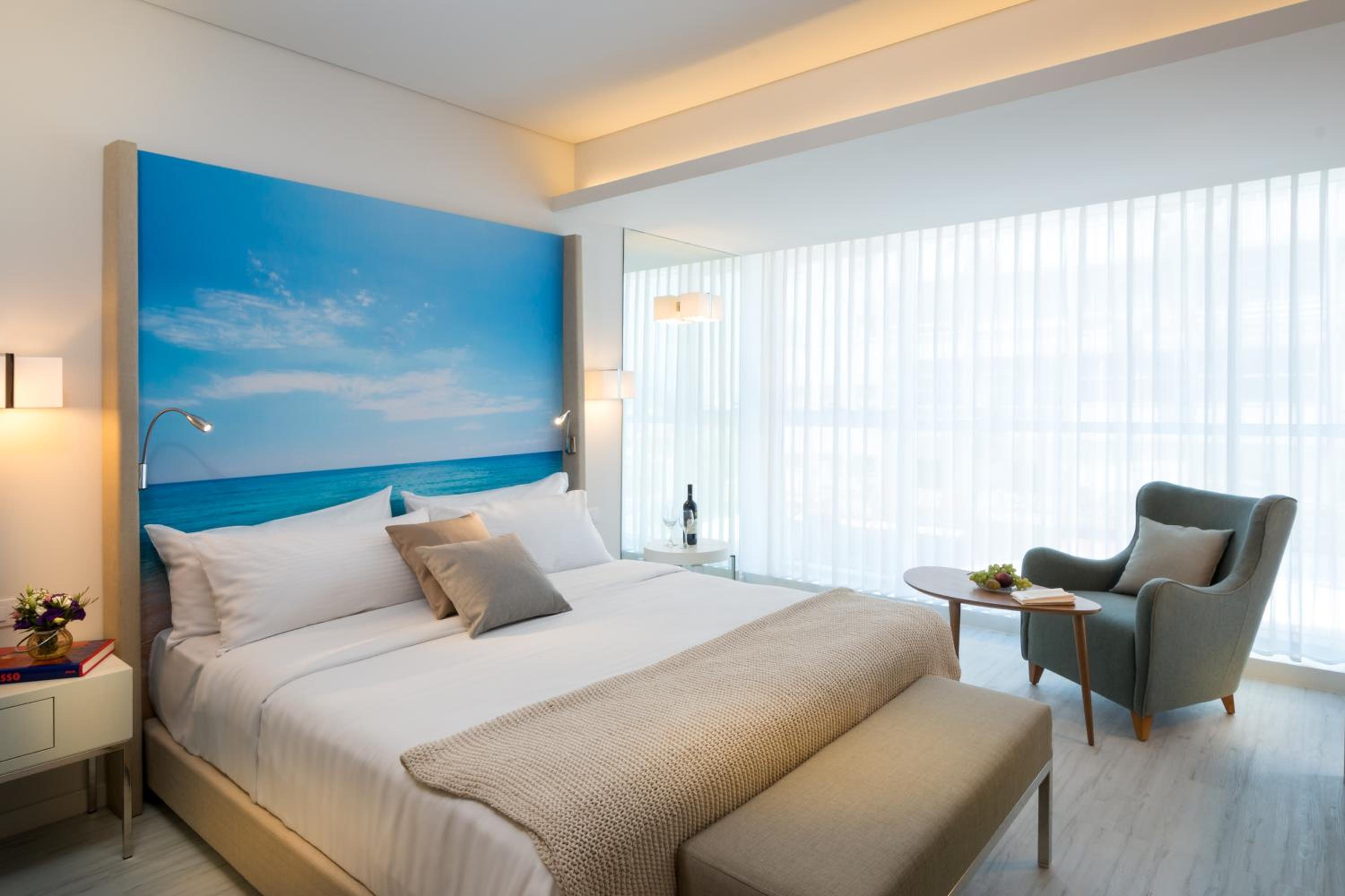 Deluxe Double Room with City View photo 1