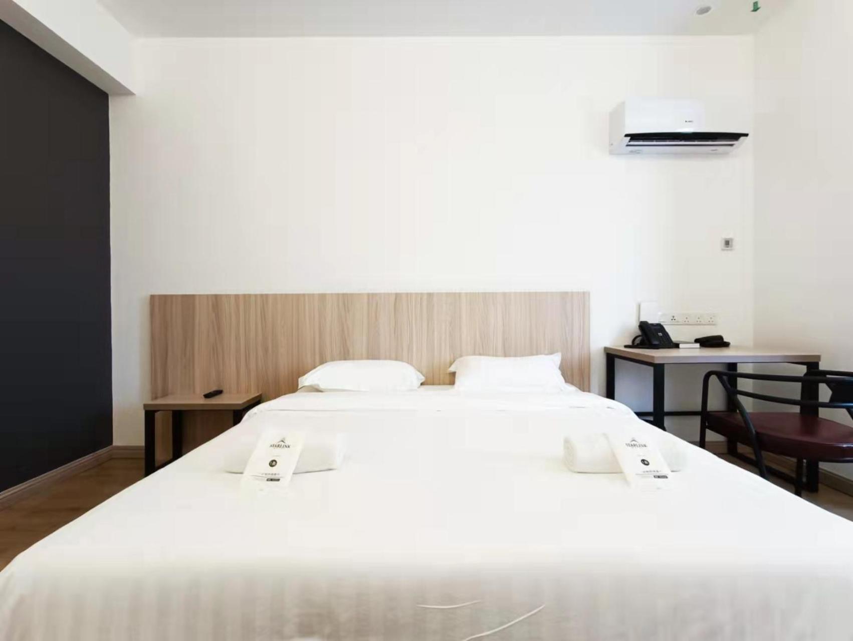 Superior King Room photo 2