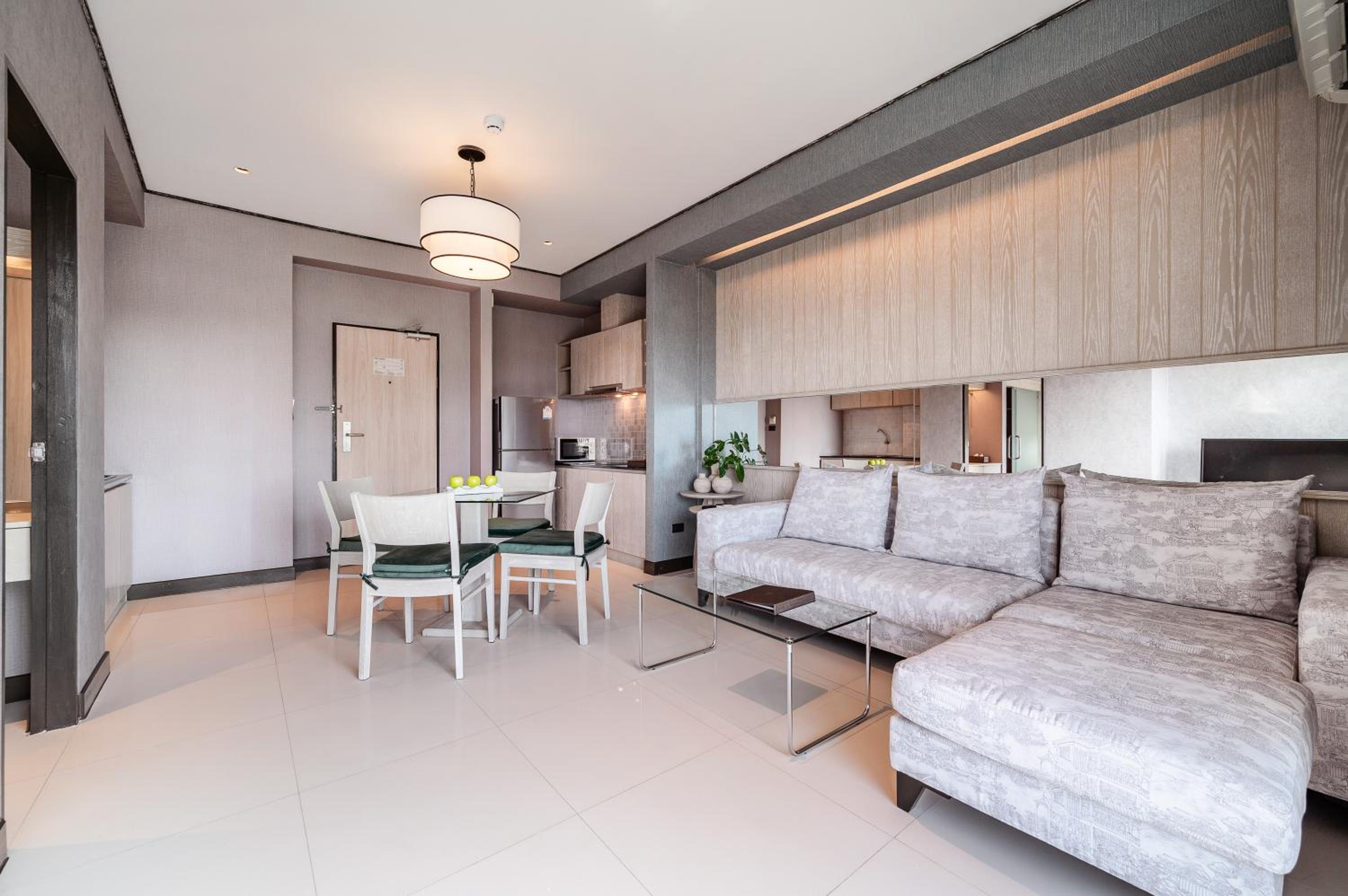 One-Bedroom Suite - Photo 14