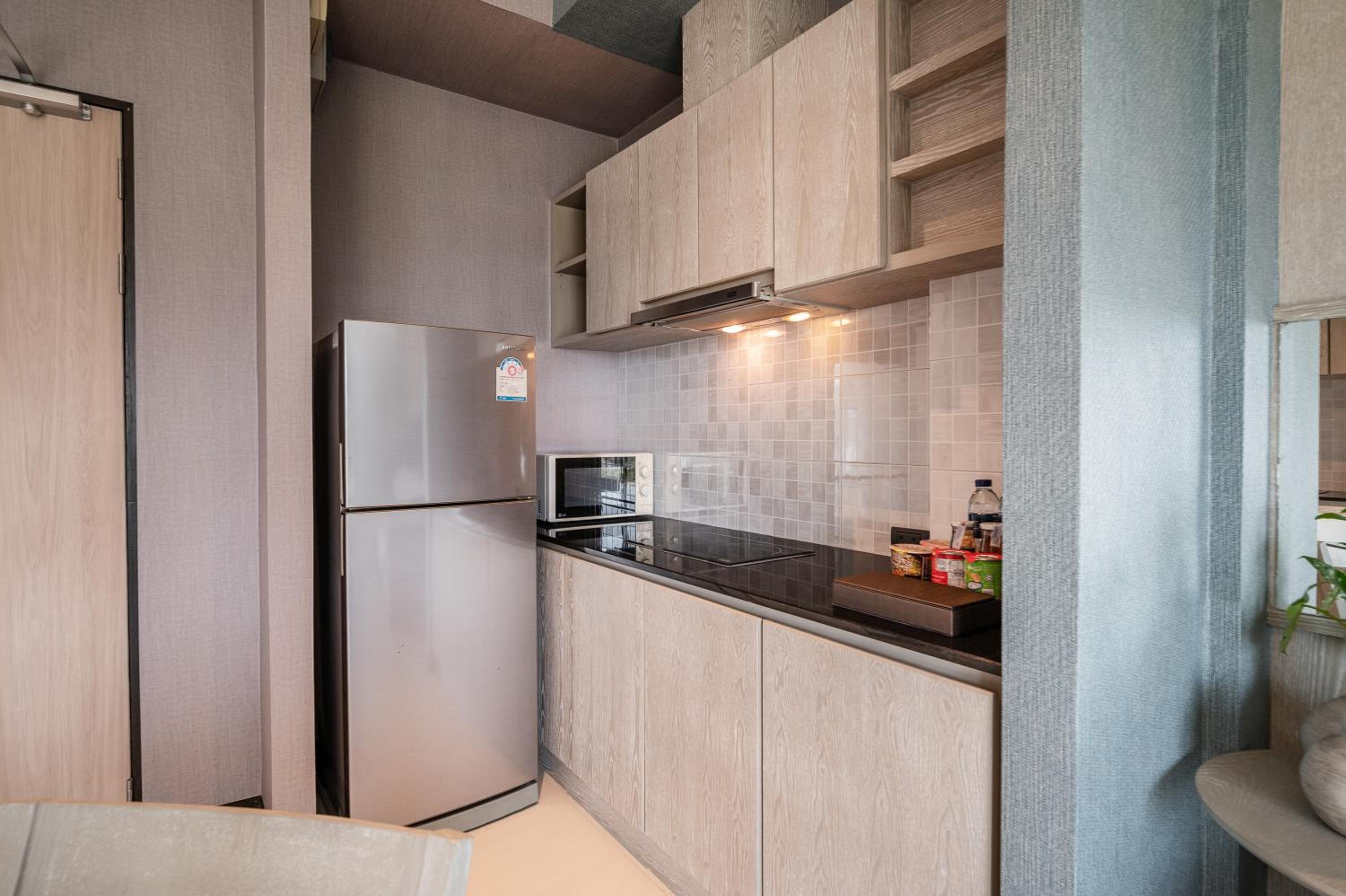 One-Bedroom Suite - Photo 8