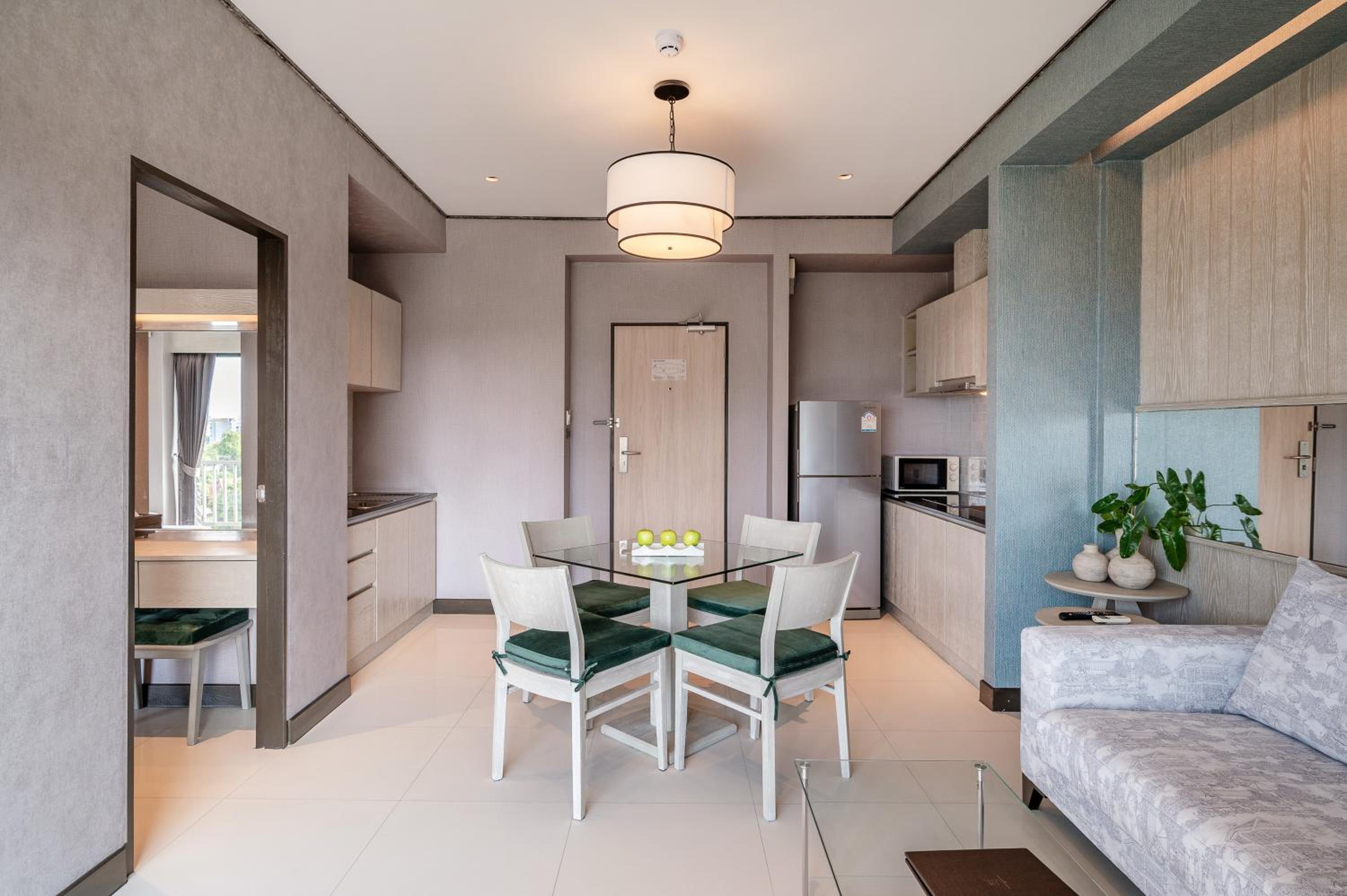 One-Bedroom Suite - Photo 11