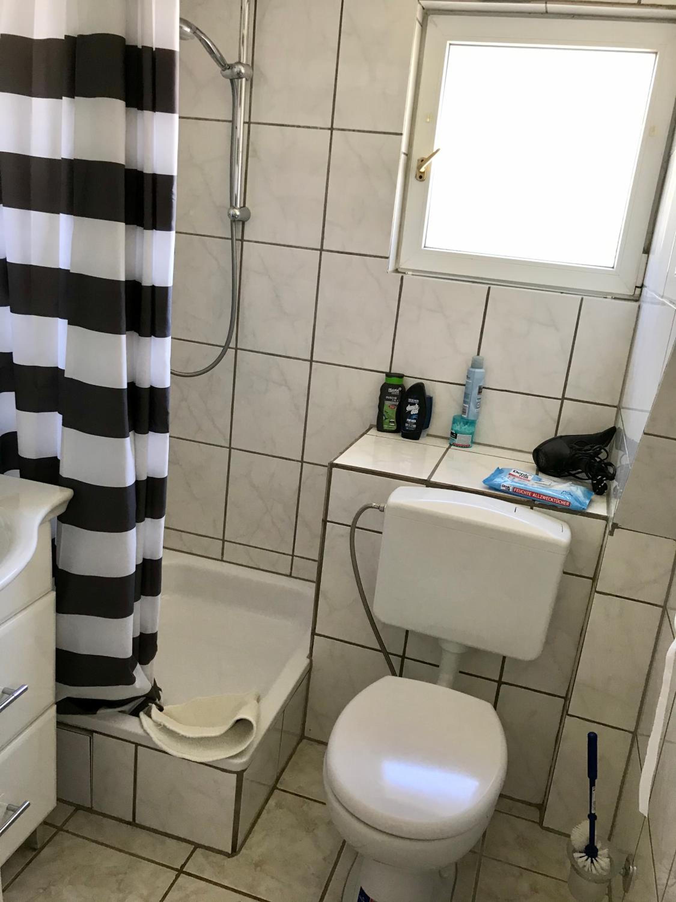 Small Single Room photo 2