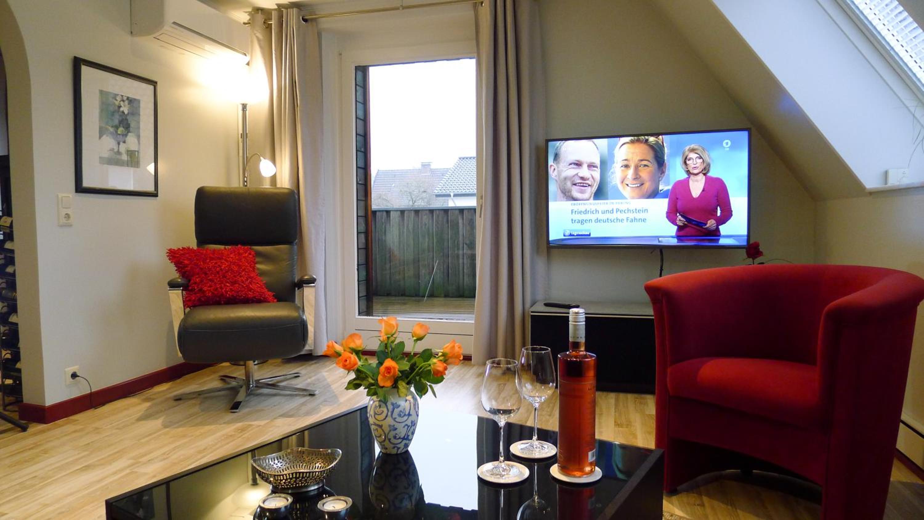 Apartment with Balcony photo 1