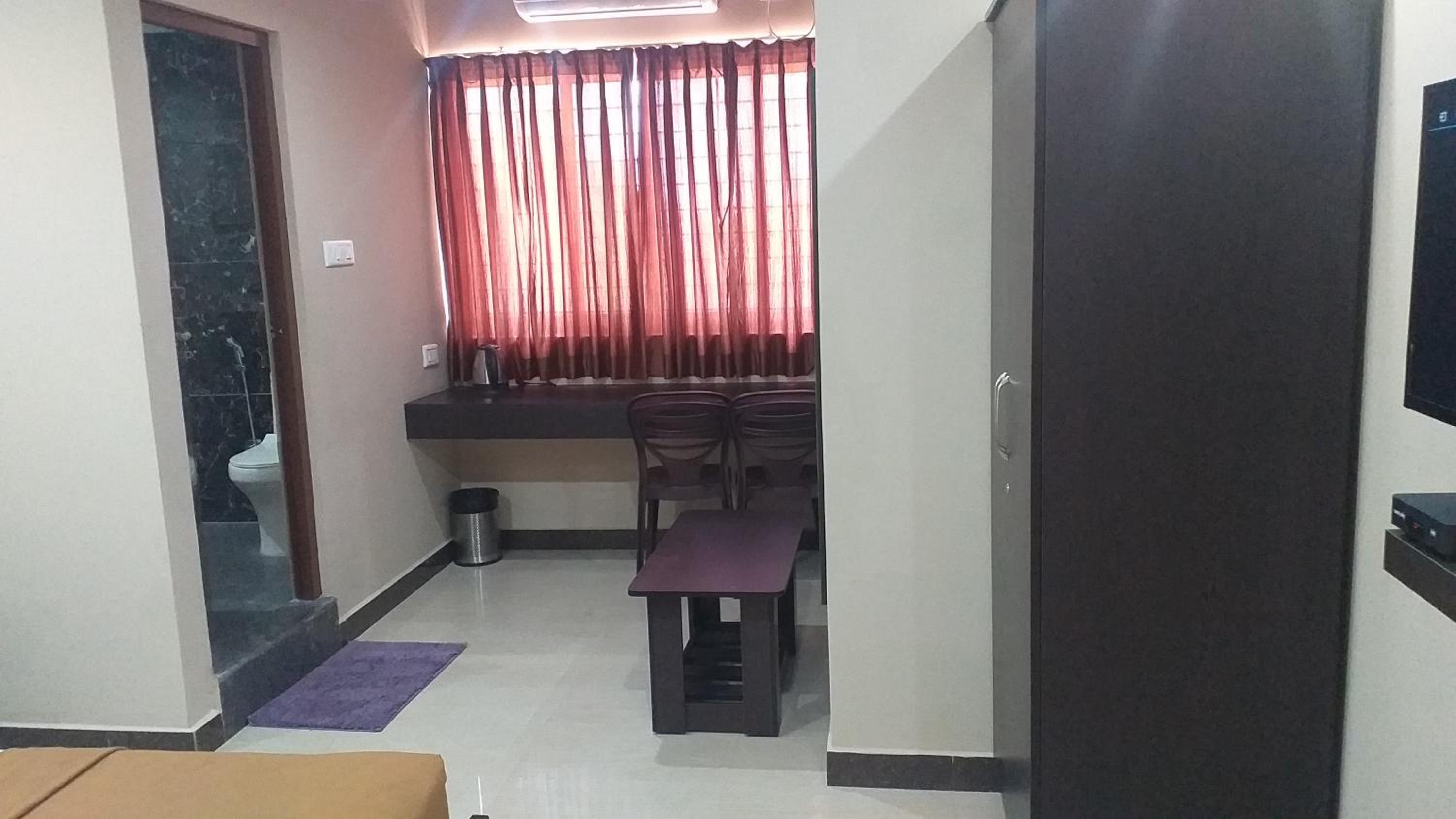 Deluxe Double Room (2 Adults + 1 Child) - Photo 17