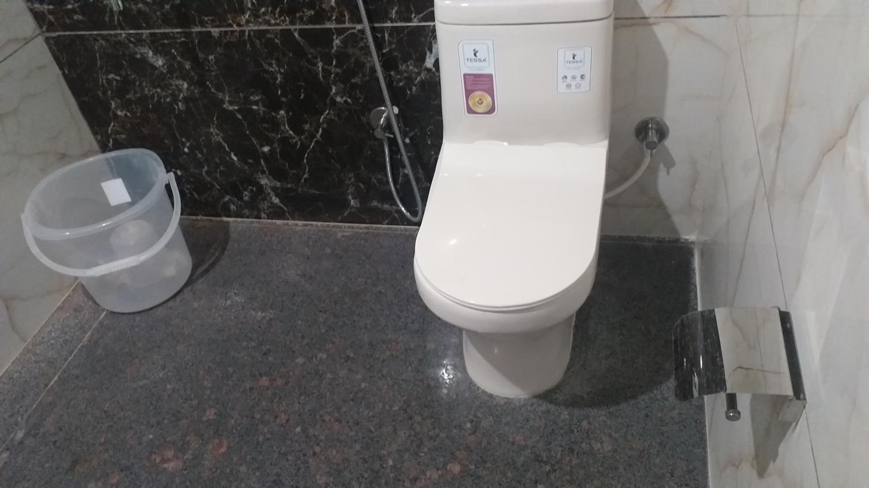 Deluxe Double Room (2 Adults + 1 Child) - Photo 20
