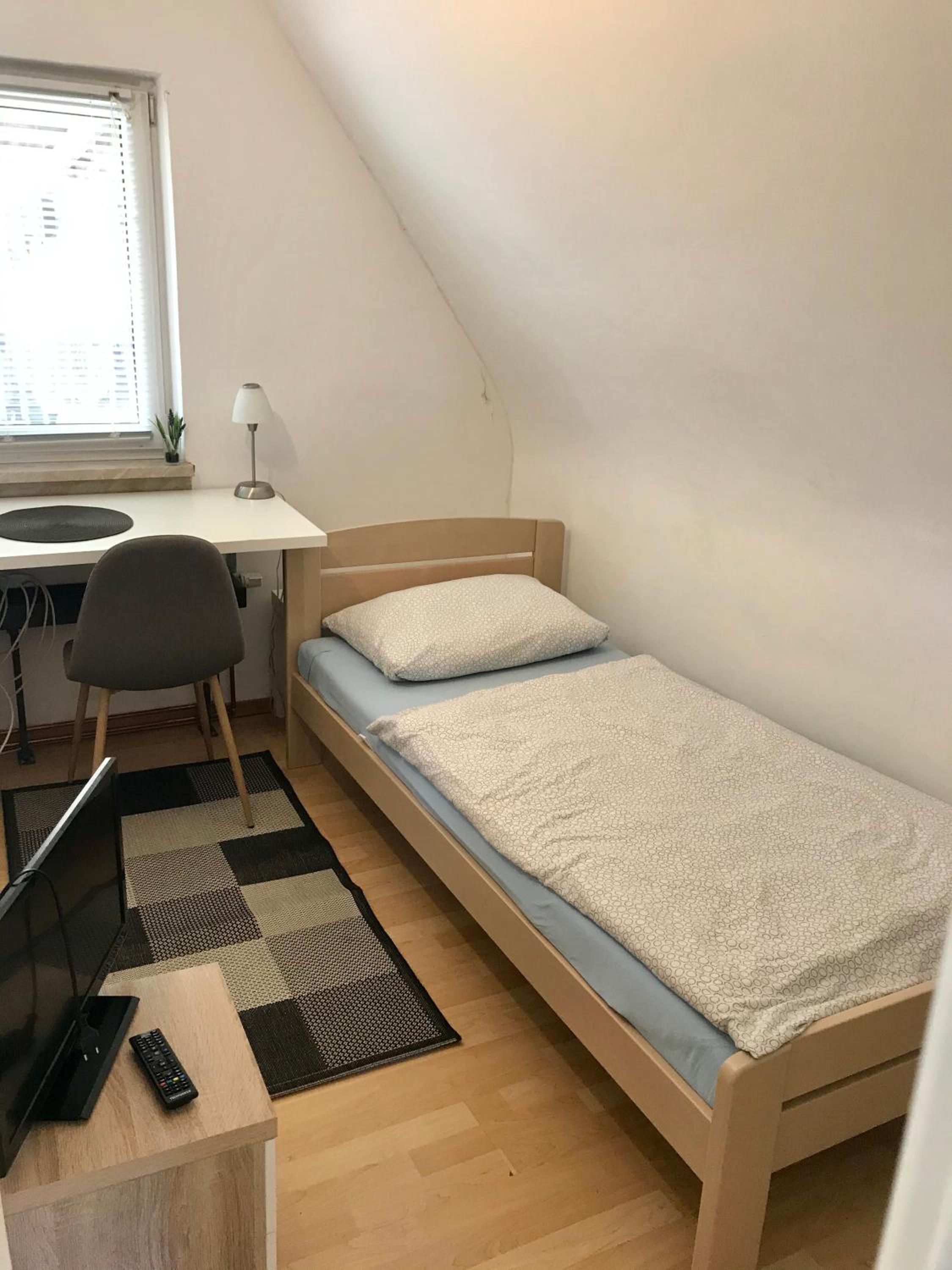 Small Single Room photo 1