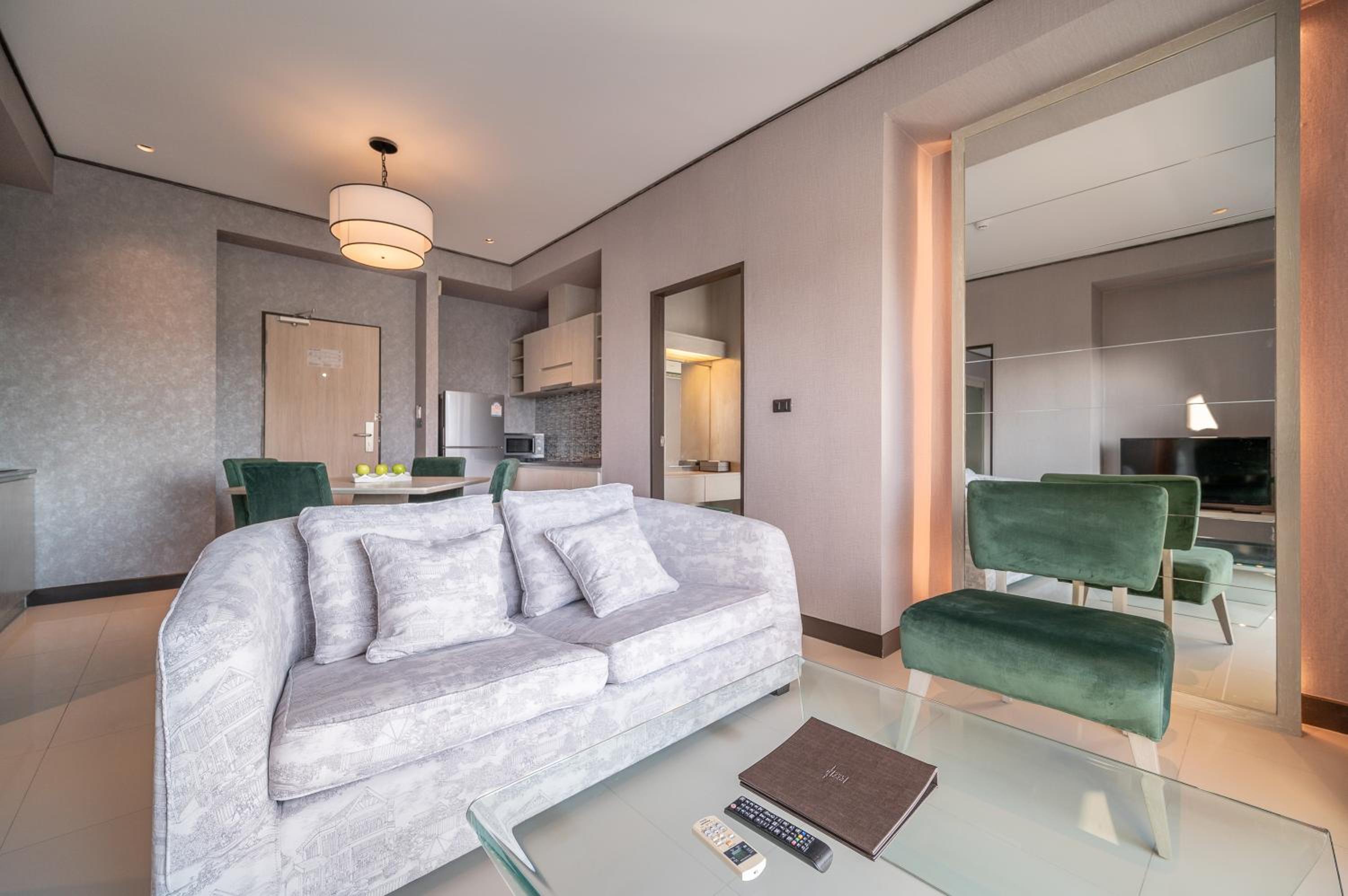 Penthouse Two-bedroom Suite - Photo 17