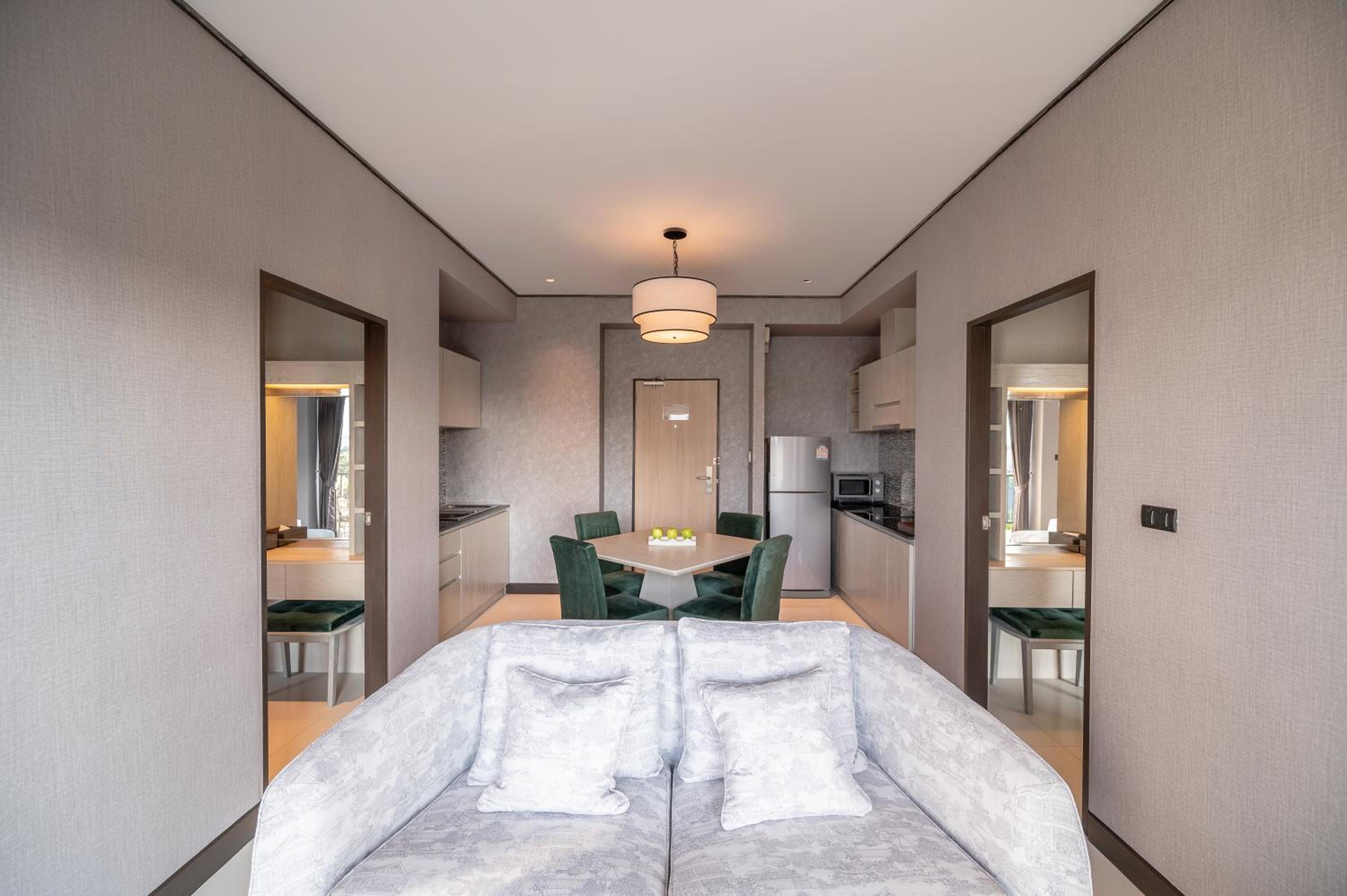 Penthouse Two-bedroom Suite - Photo 8