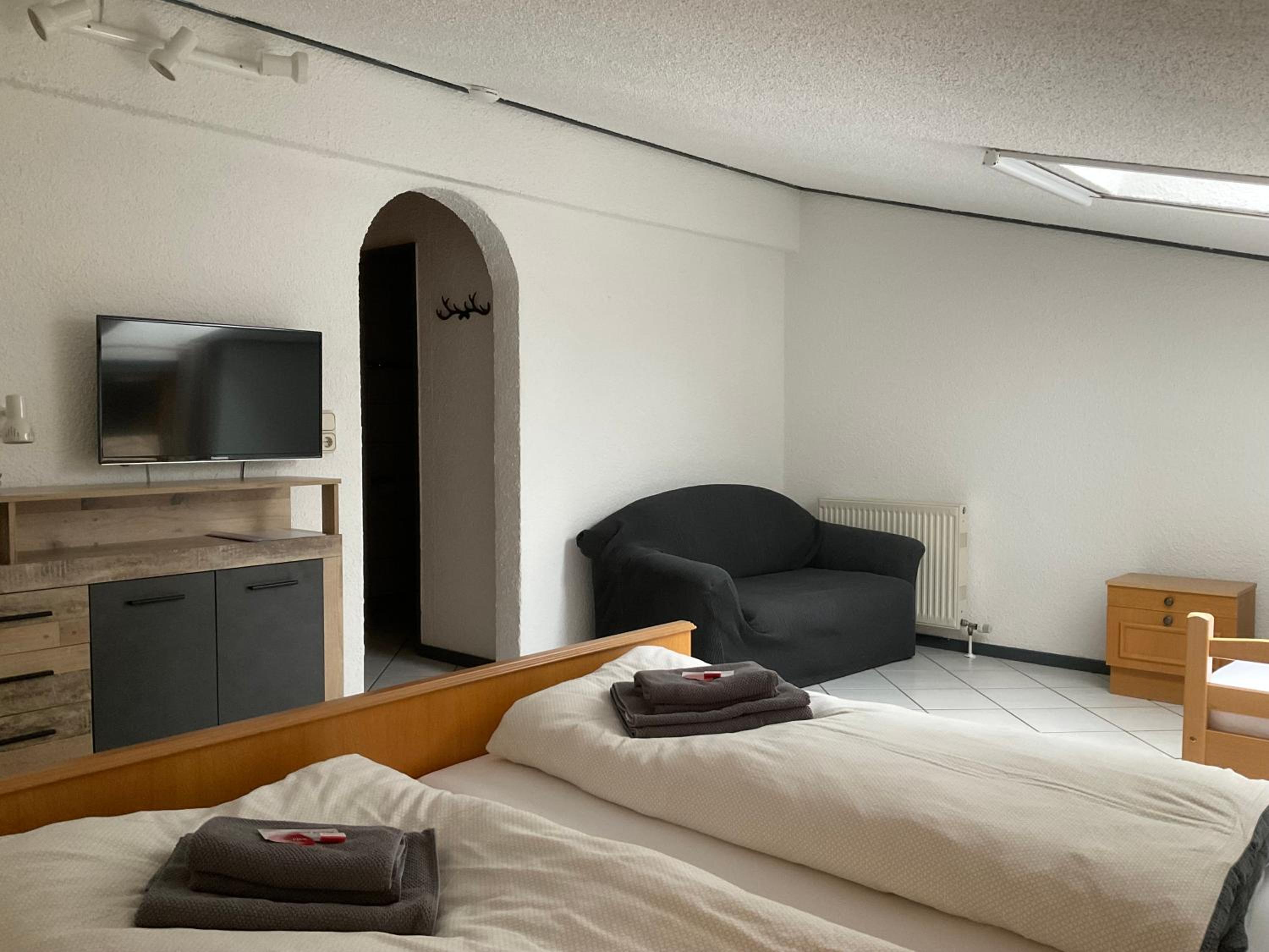 Standard Triple Room - Photo 5
