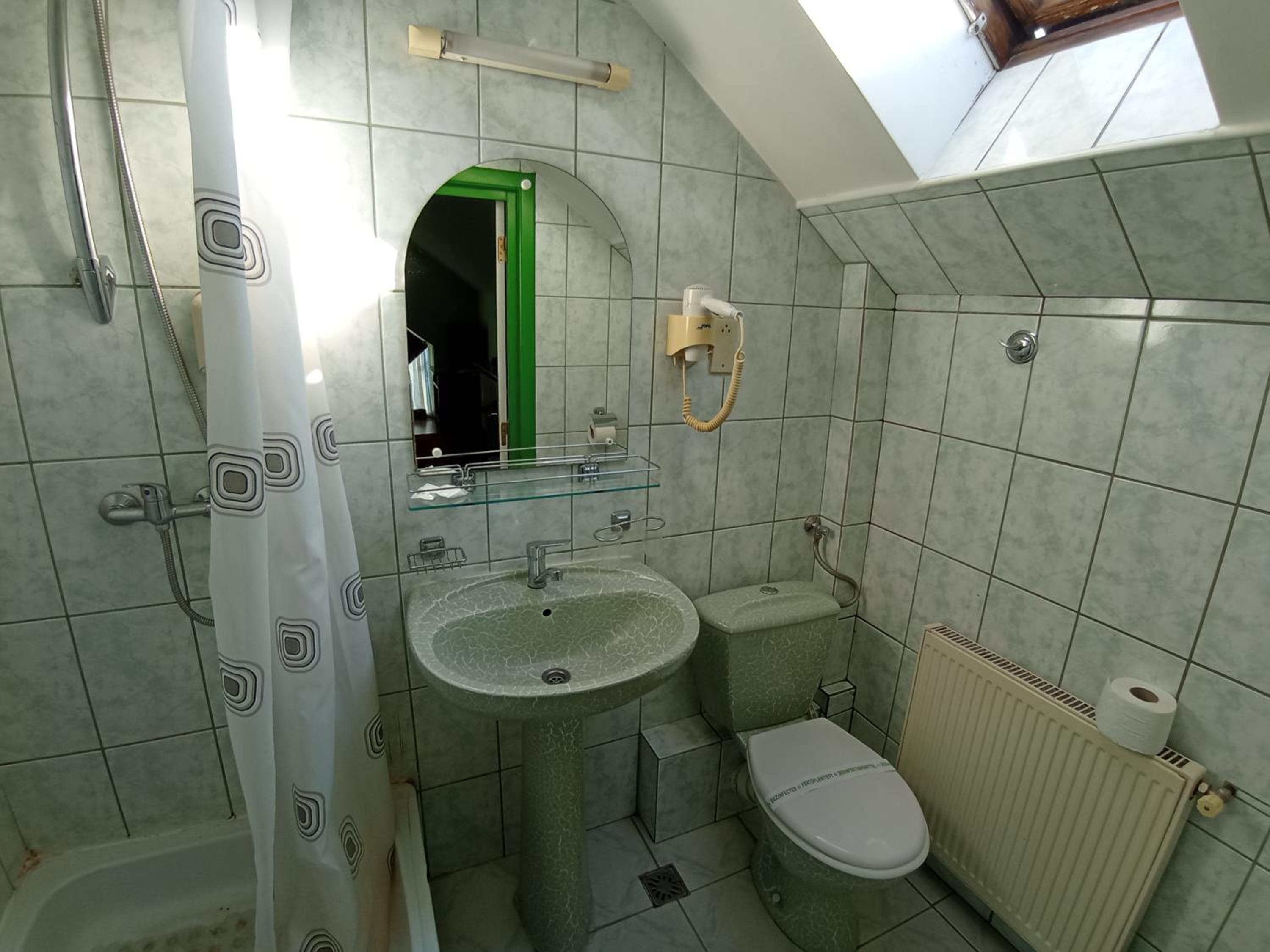 Double Room - Photo 3