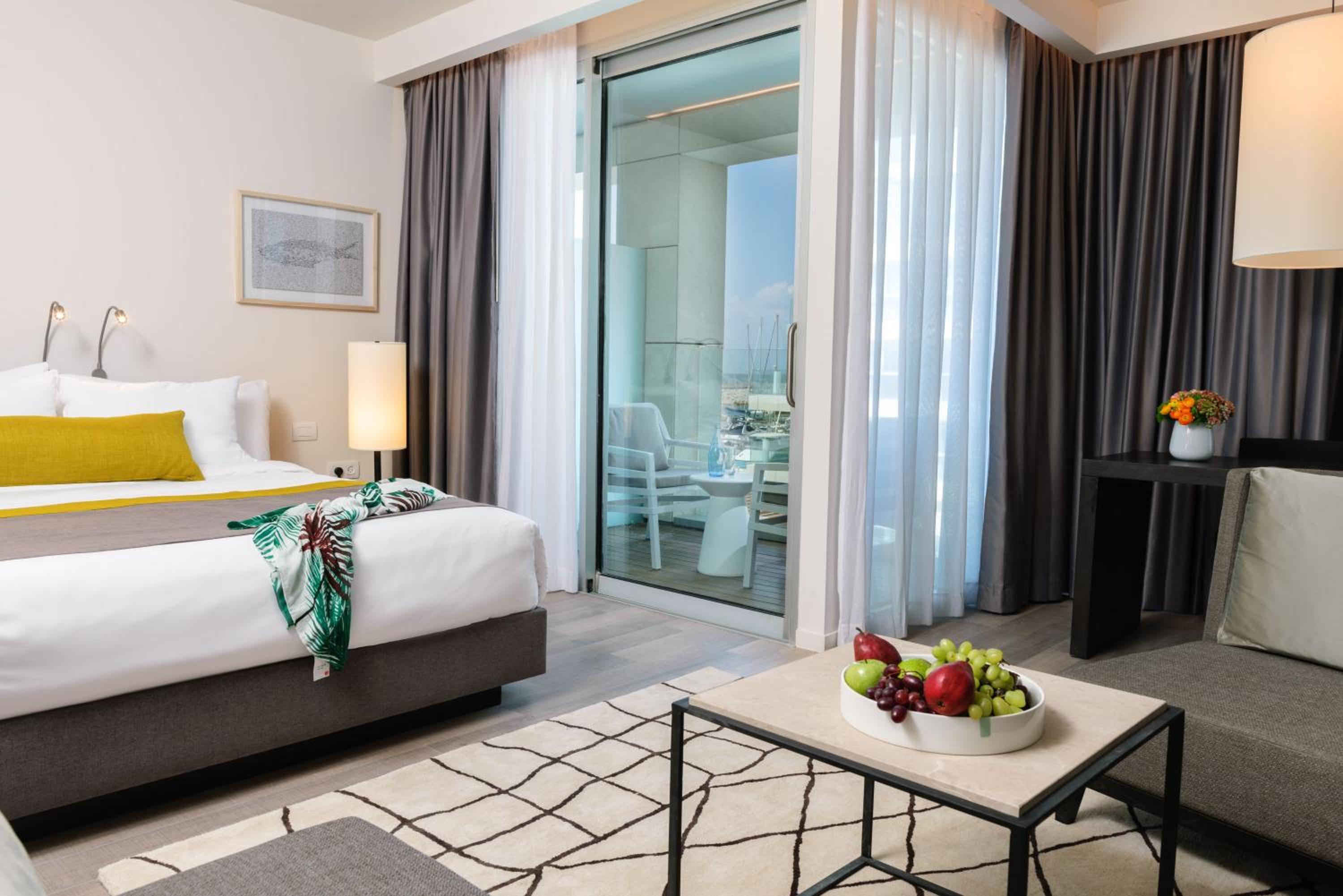 Executive Suite with Marina View and Balcony