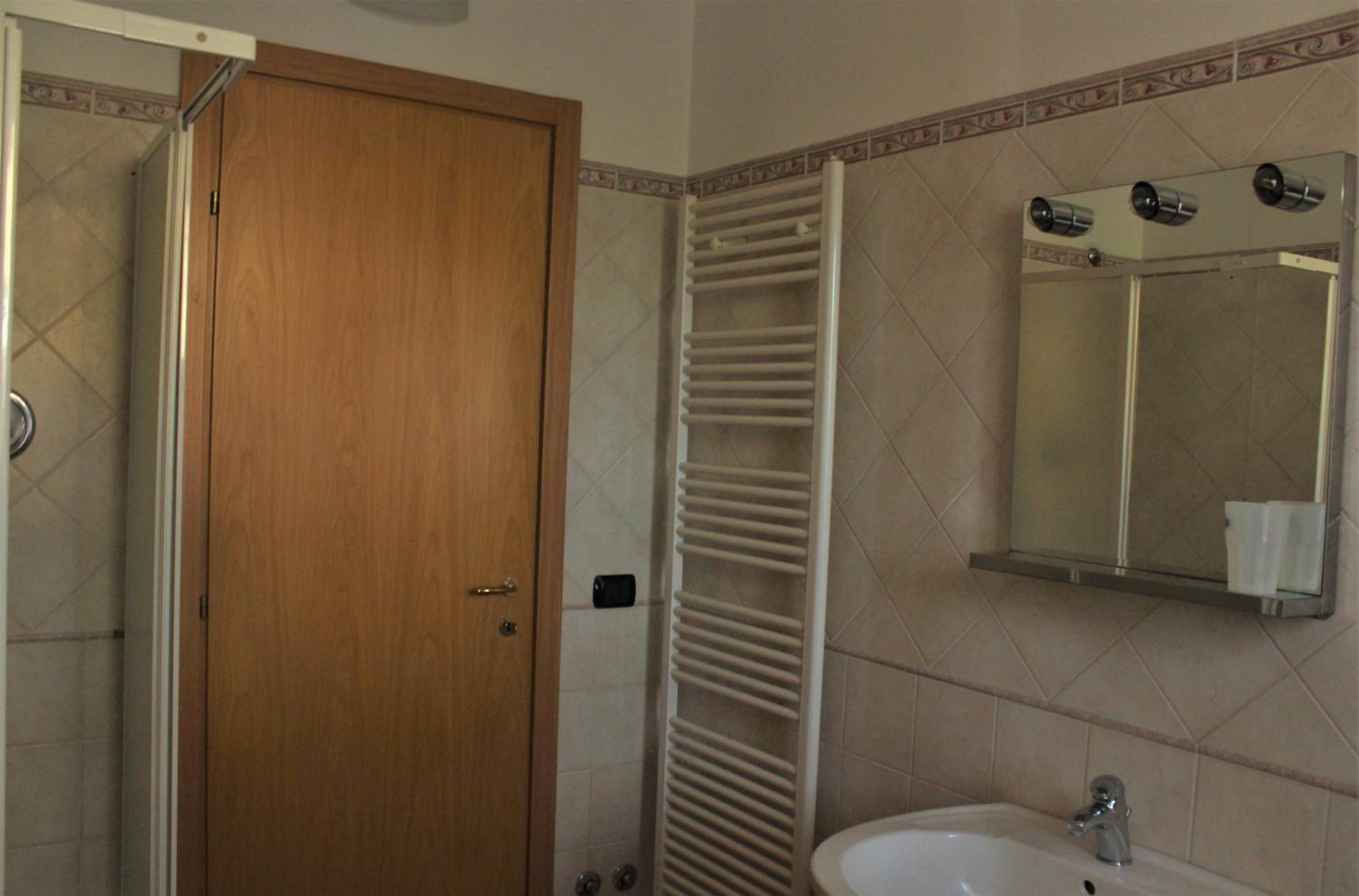 One-Bedroom Apartment - Photo 15