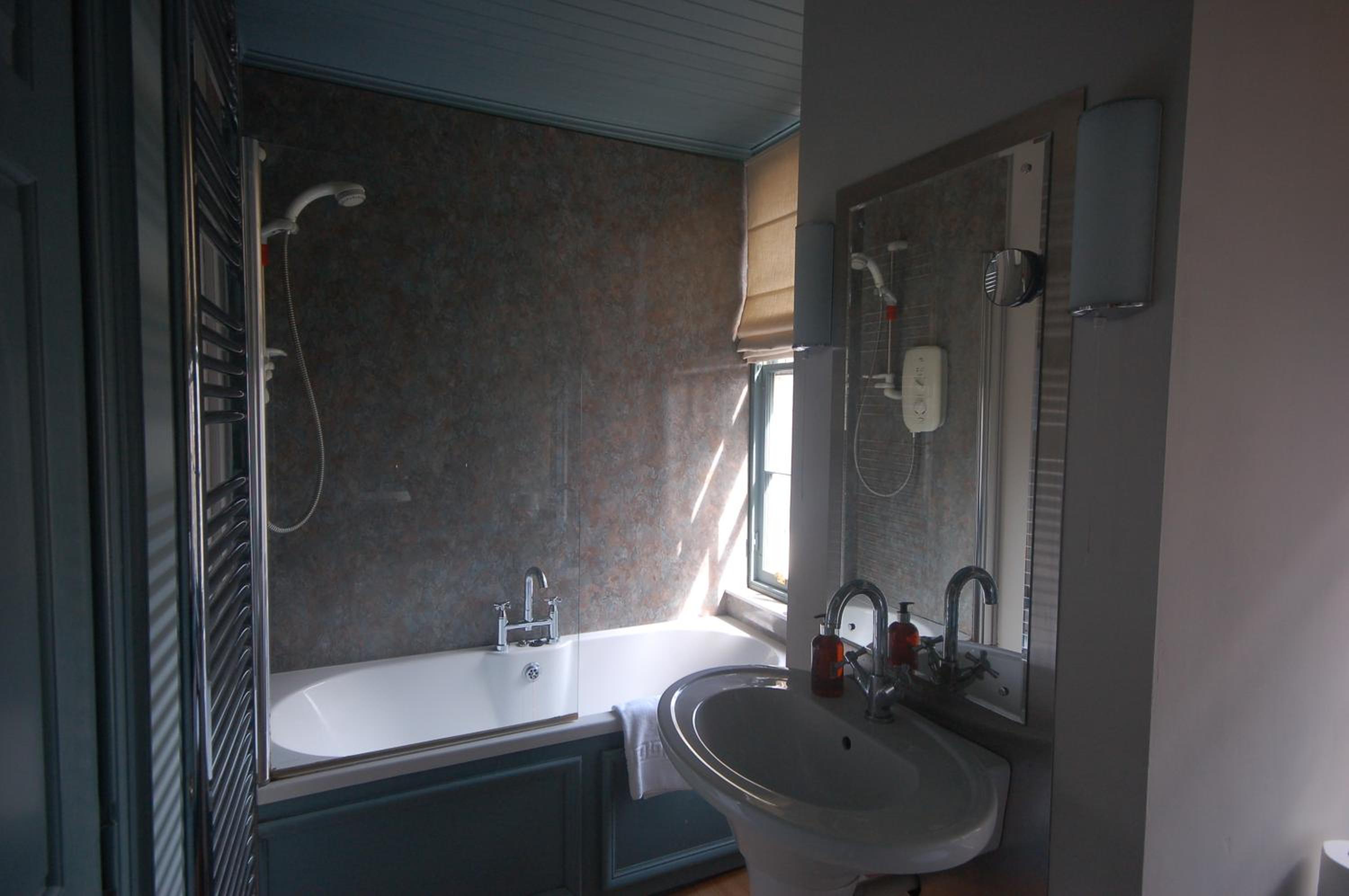 Studio Apartment - Photo 6