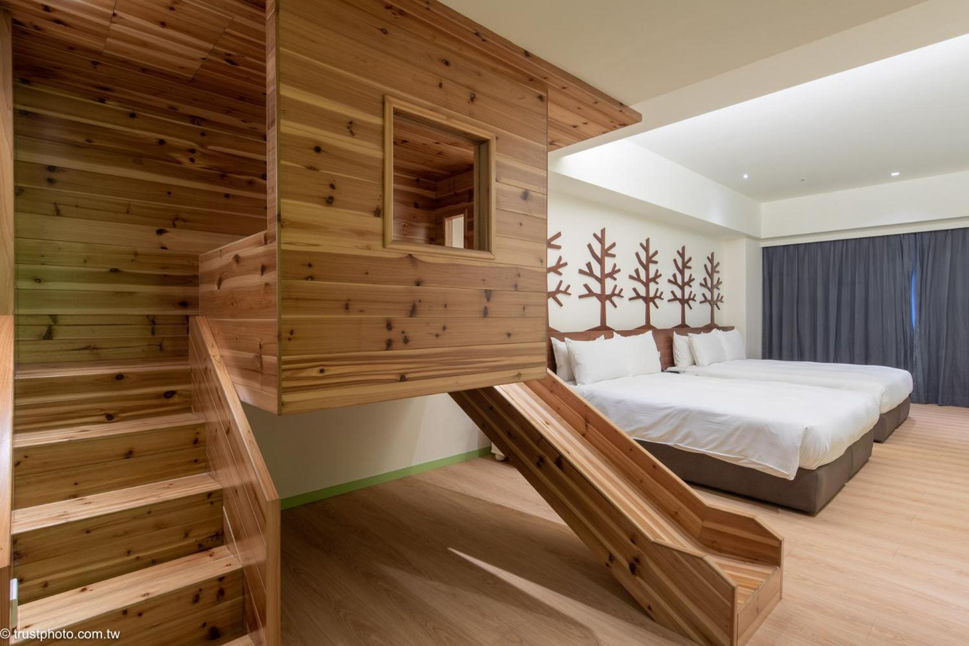 Parent-child Theme Room