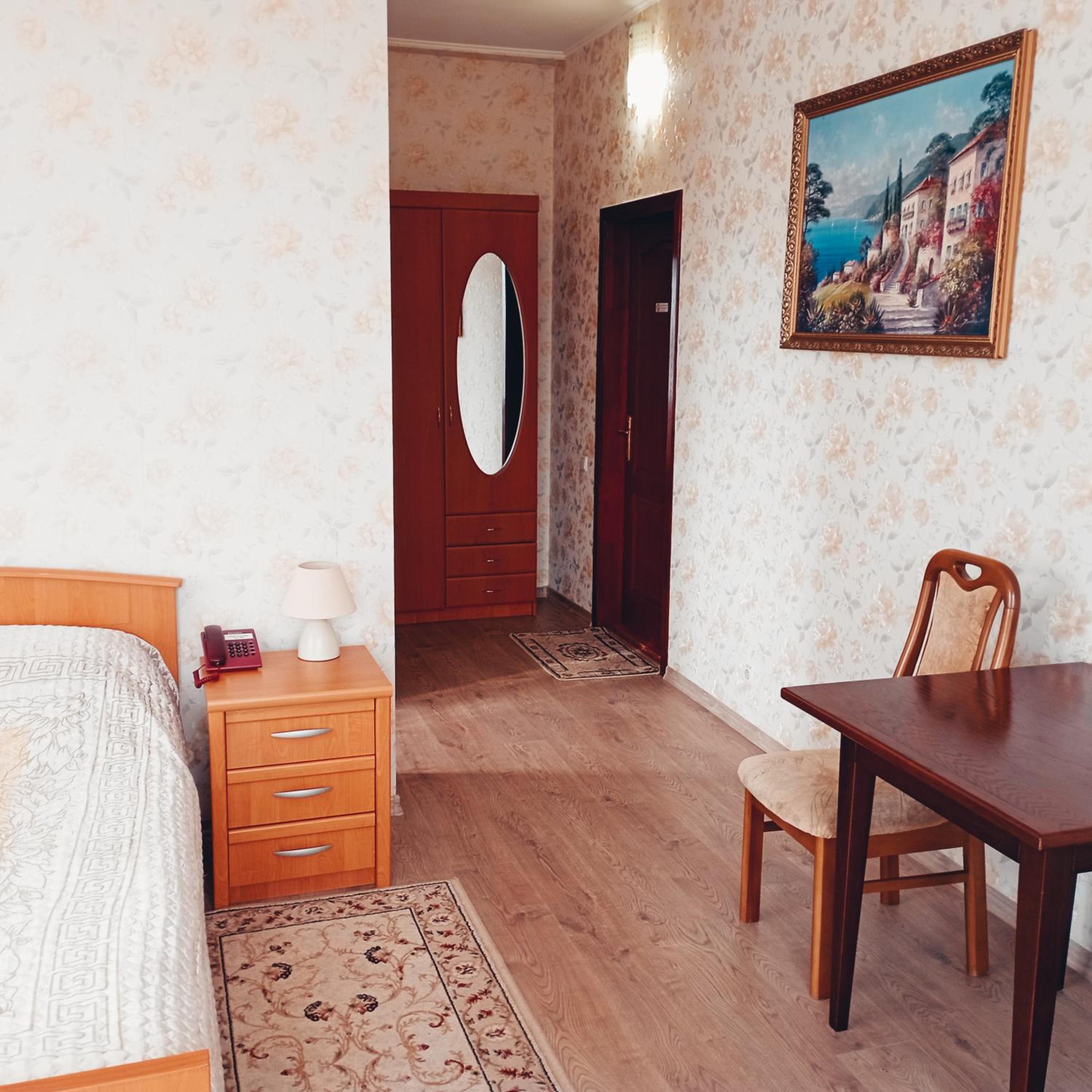 Large Double Room photo 1