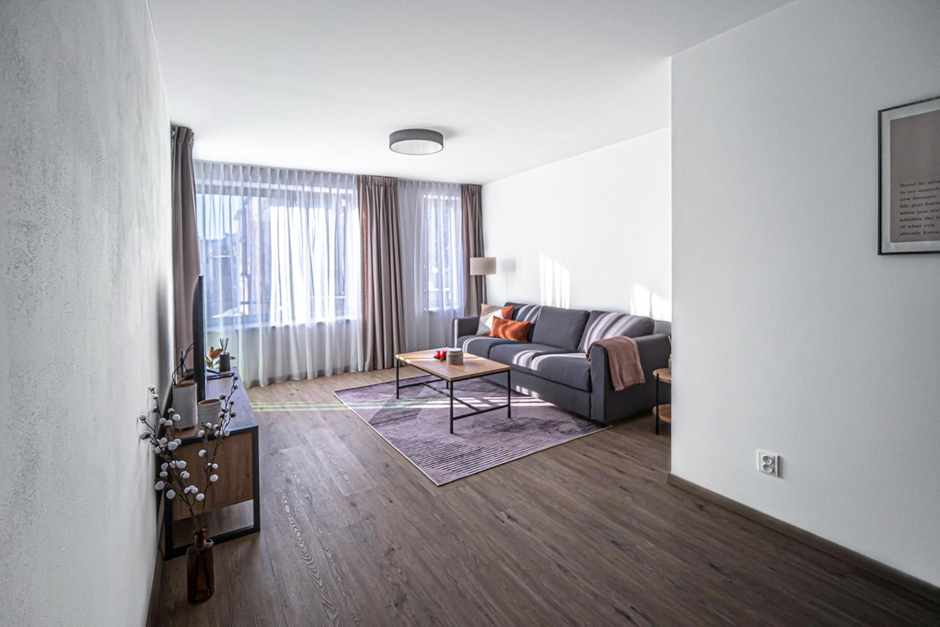 Apartment with Balcony photo 1