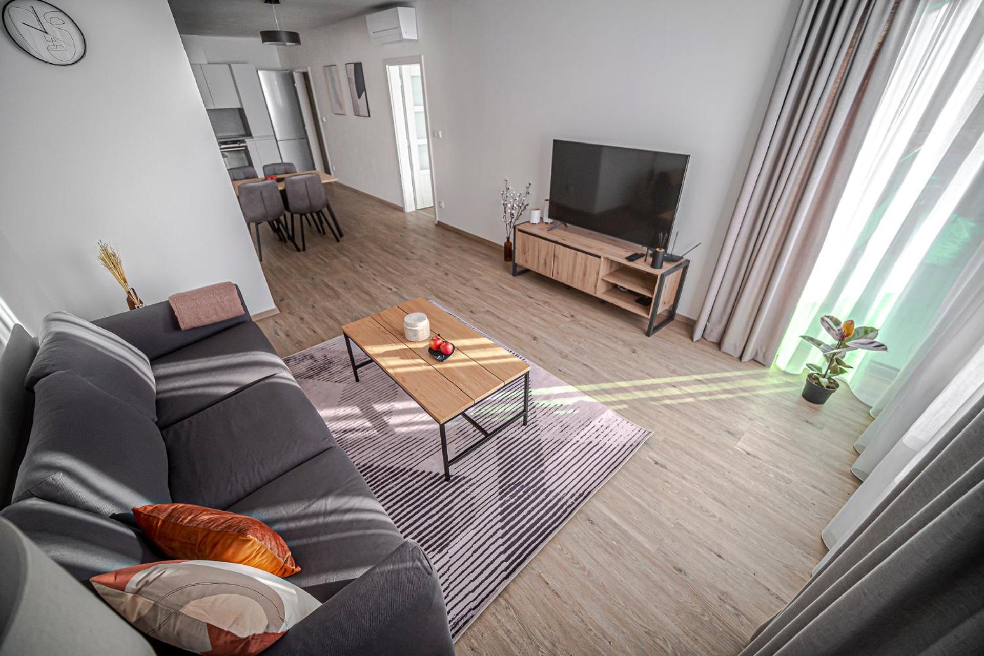 Apartment with Balcony photo 2