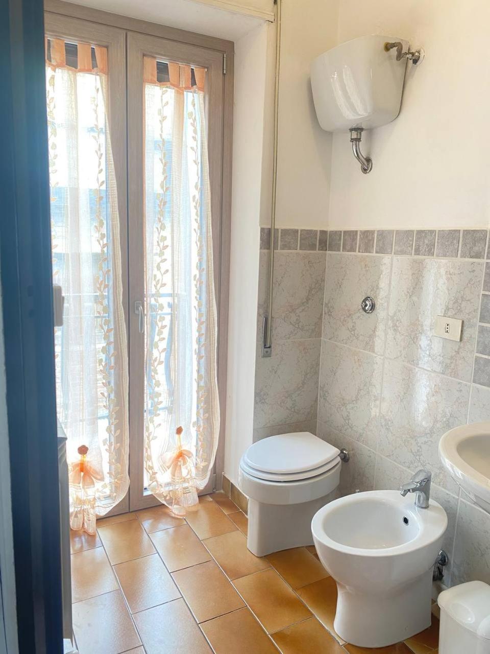 One-Bedroom House - Photo 12