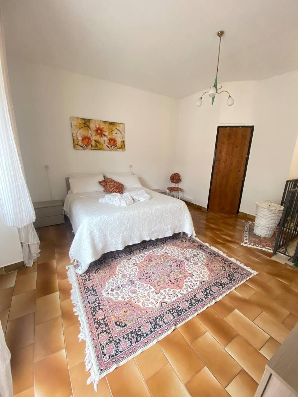 One-Bedroom House - Photo 14