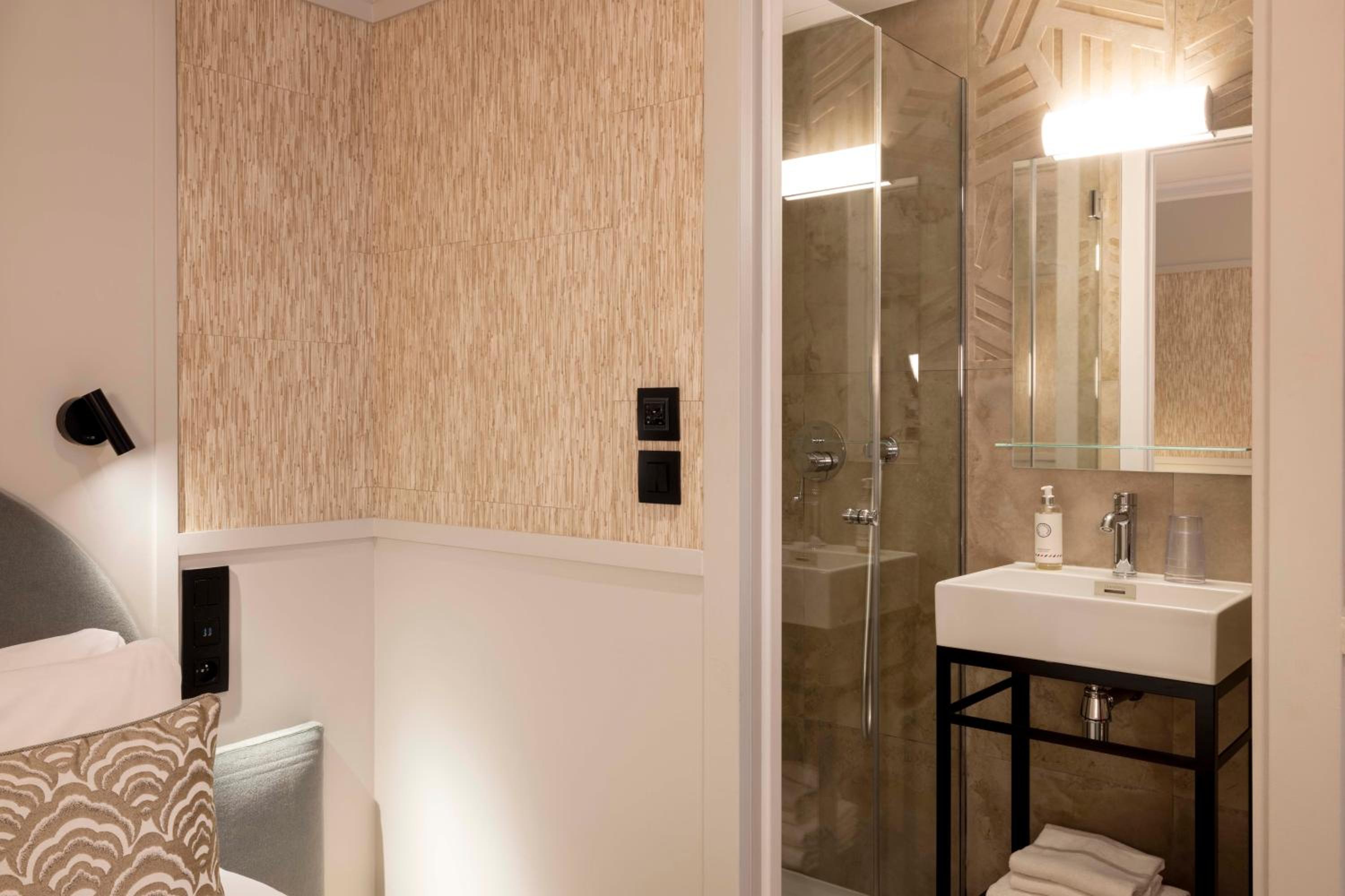 Superior Double or Twin Room photo 2