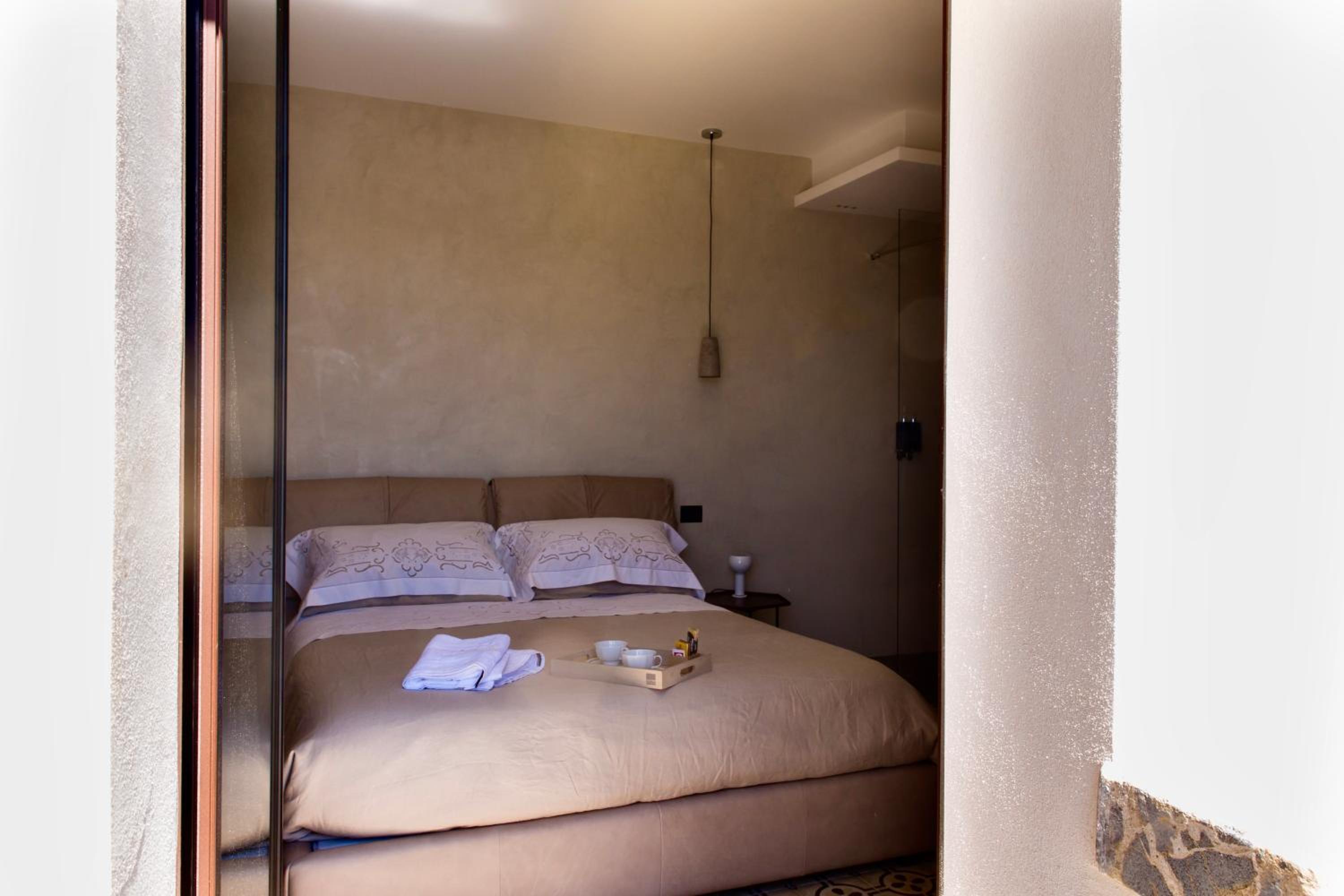 Suite with Terrace - Photo 7