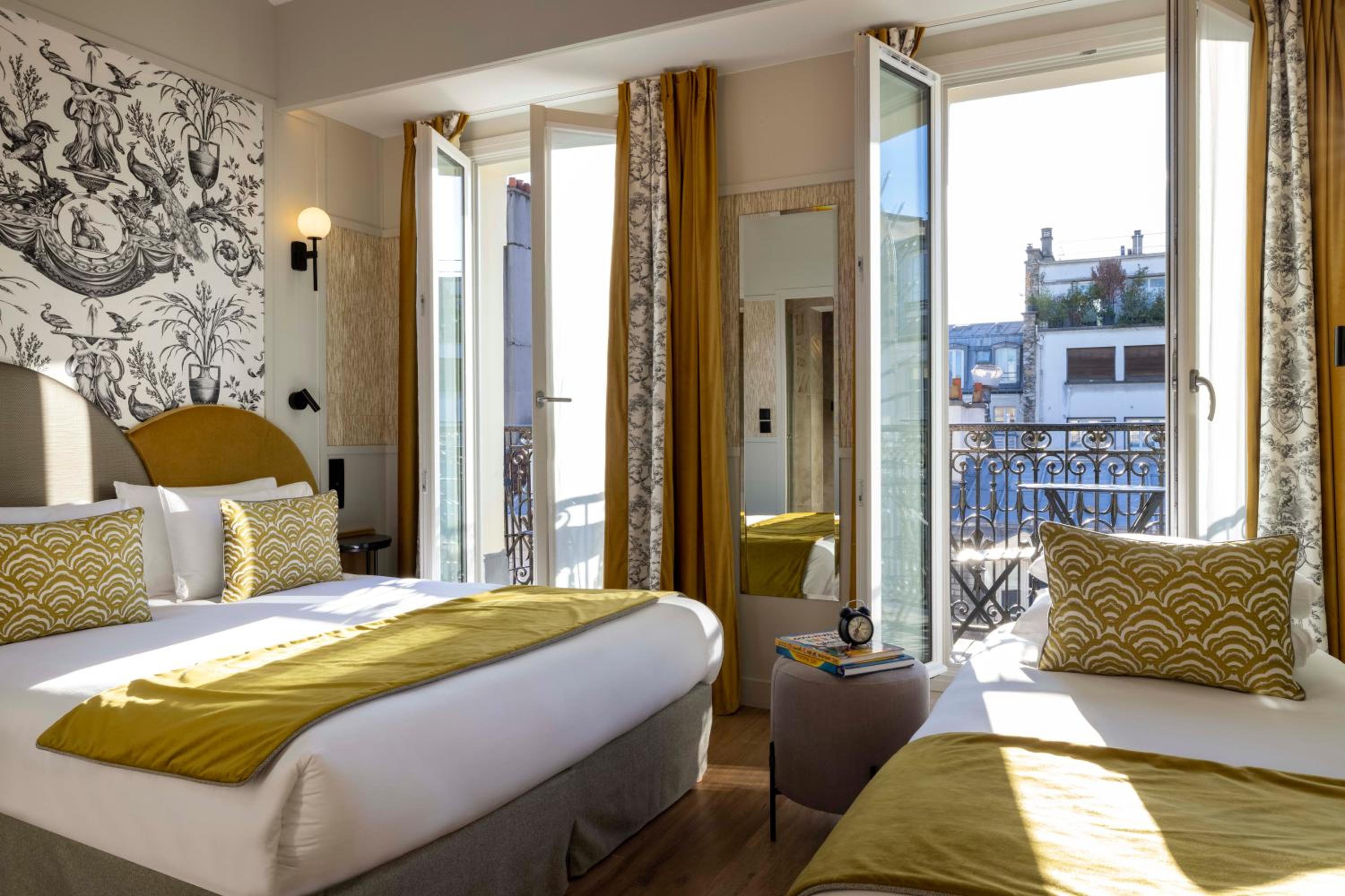 Deluxe Triple Room photo 3