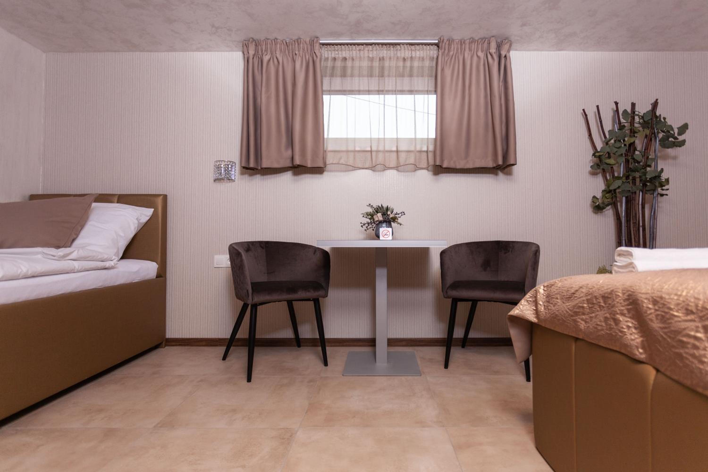 Basic Triple Room photo 2