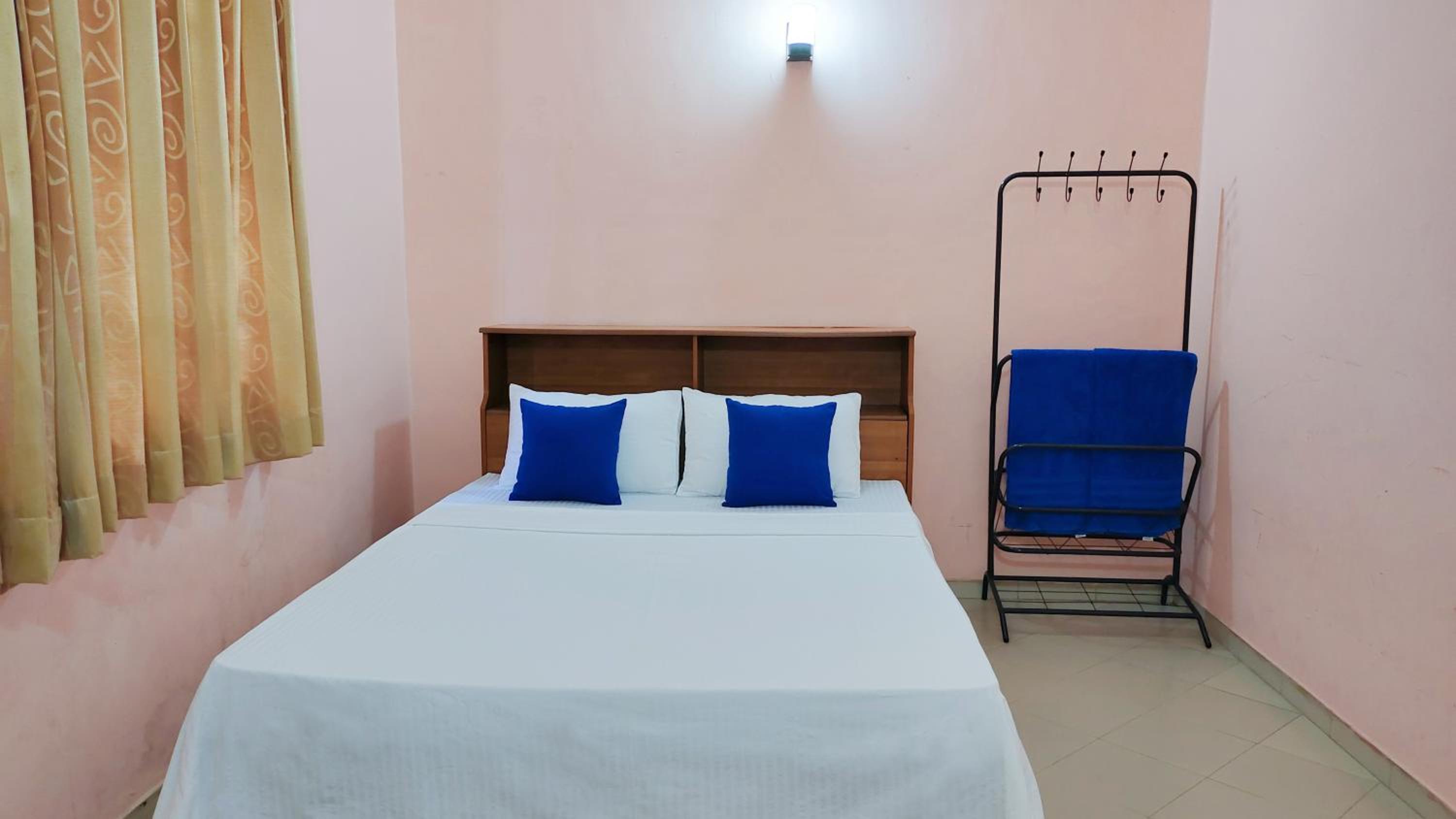 Double Room with Shared Bathroom photo 1