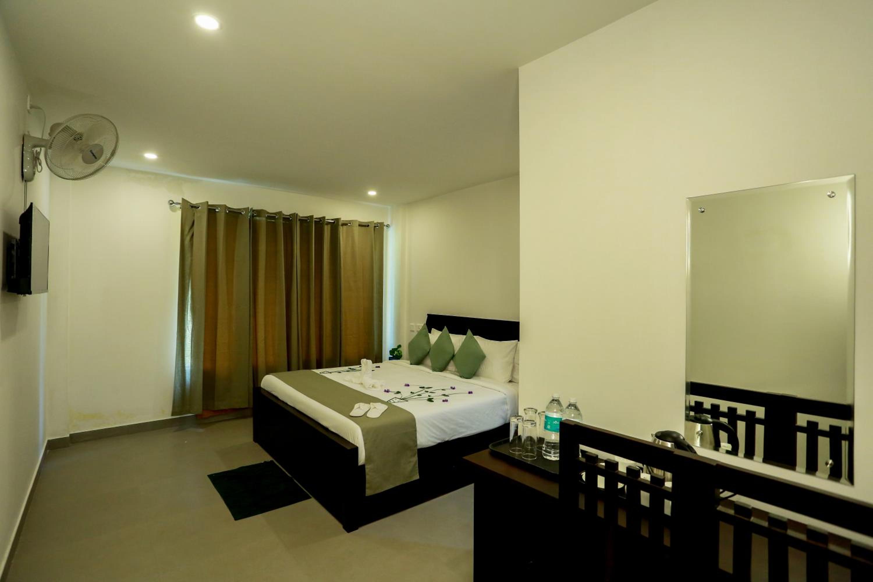Superior King Room - Photo 5
