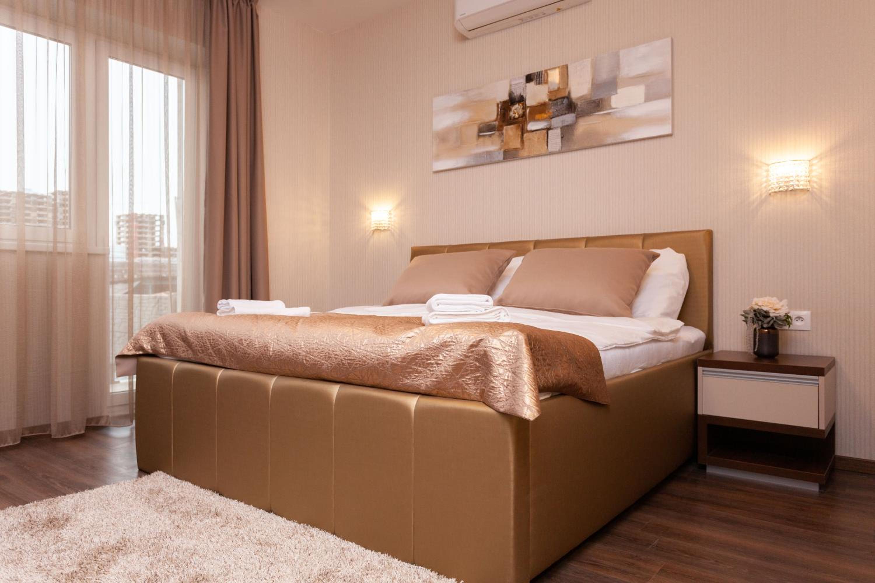 Double Room with Balcony - Photo 1