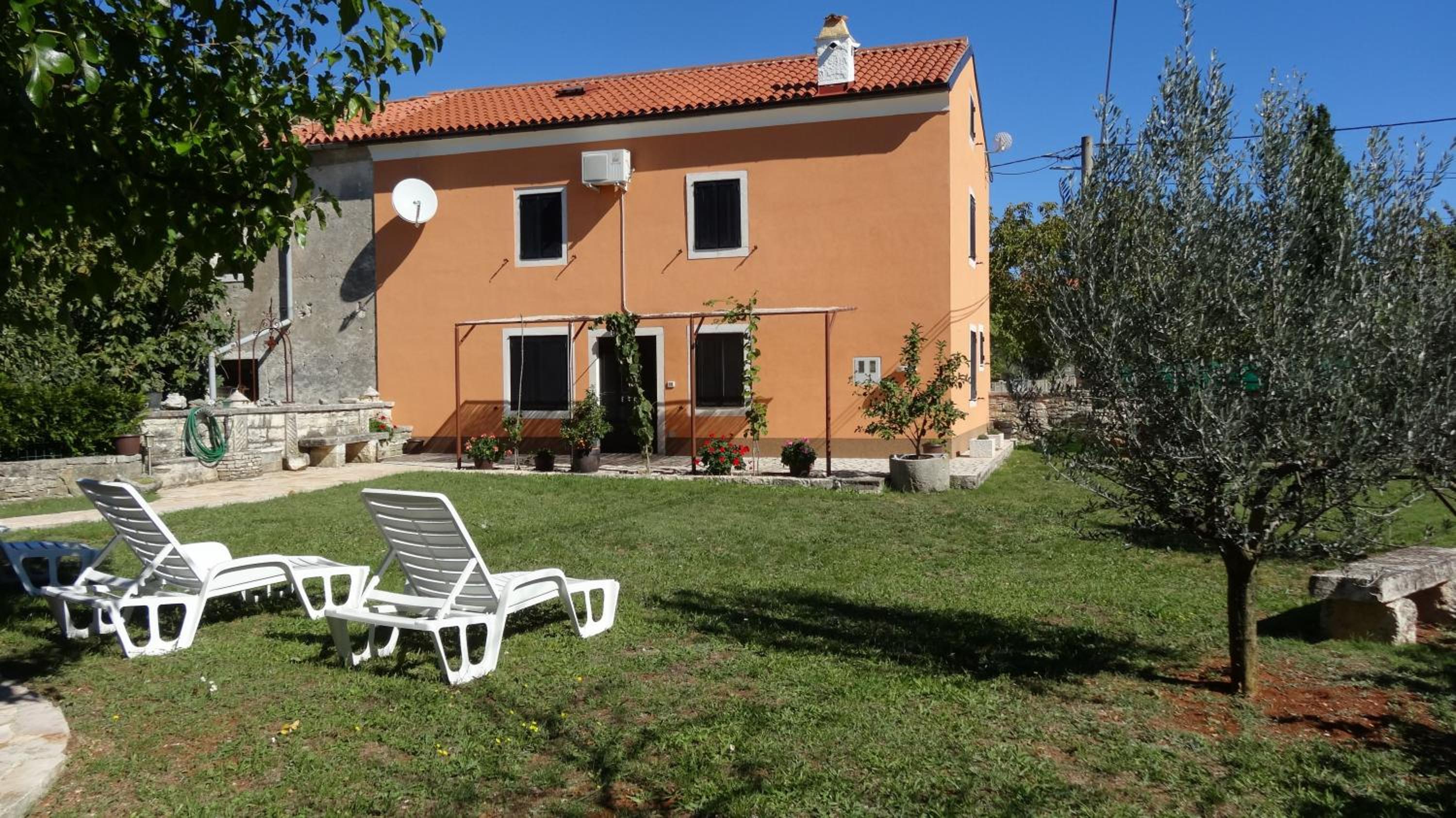 Two-Bedroom House photo 2