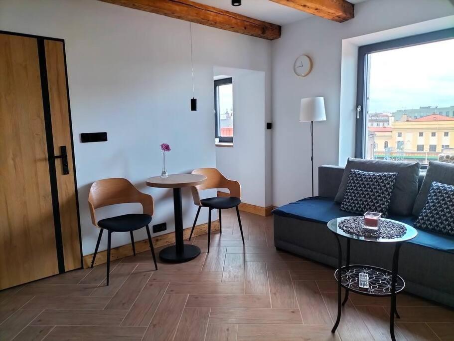 One-Bedroom Apartment - Photo 1