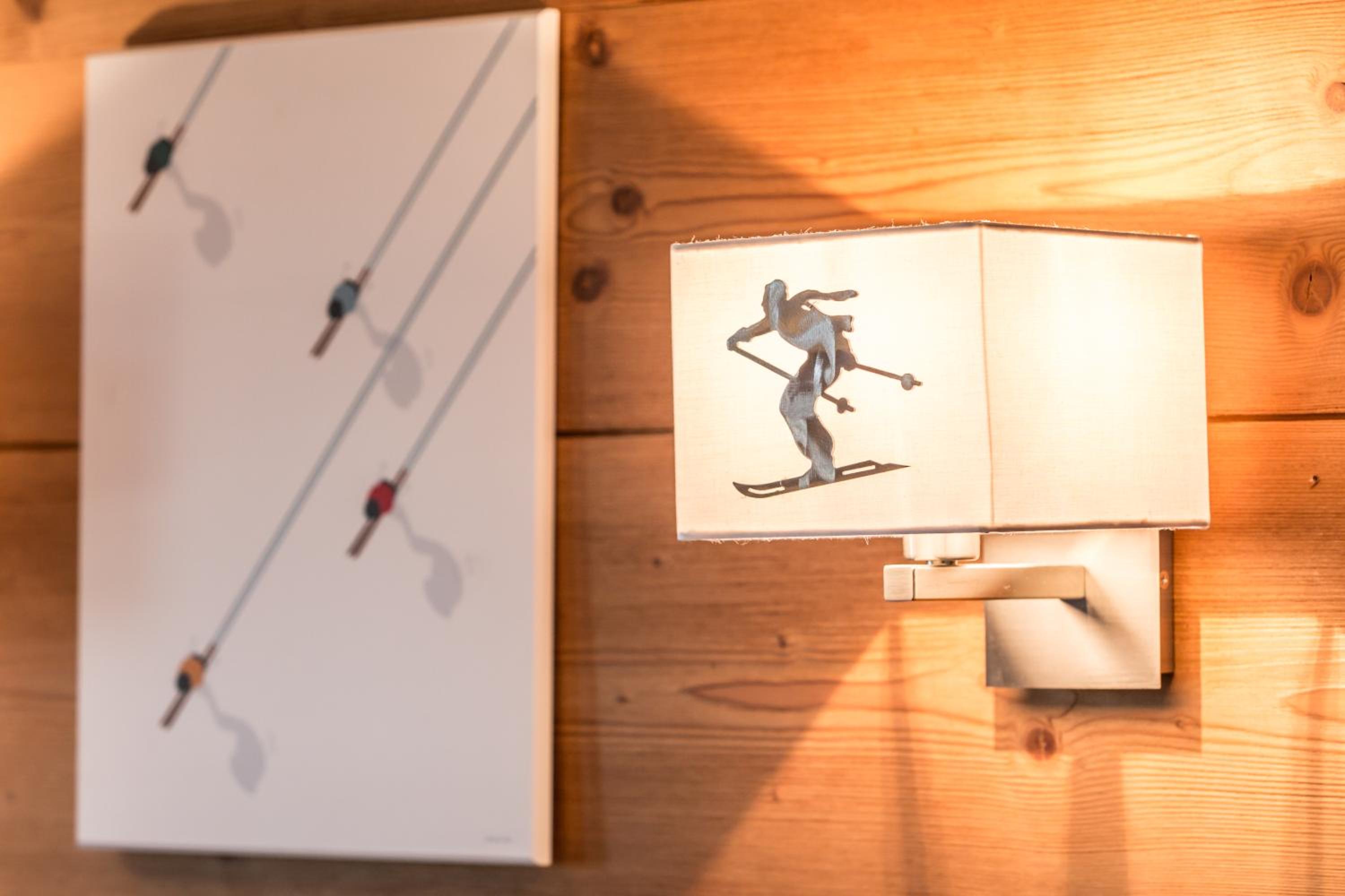 Small Double Attic Room with Velux photo 2